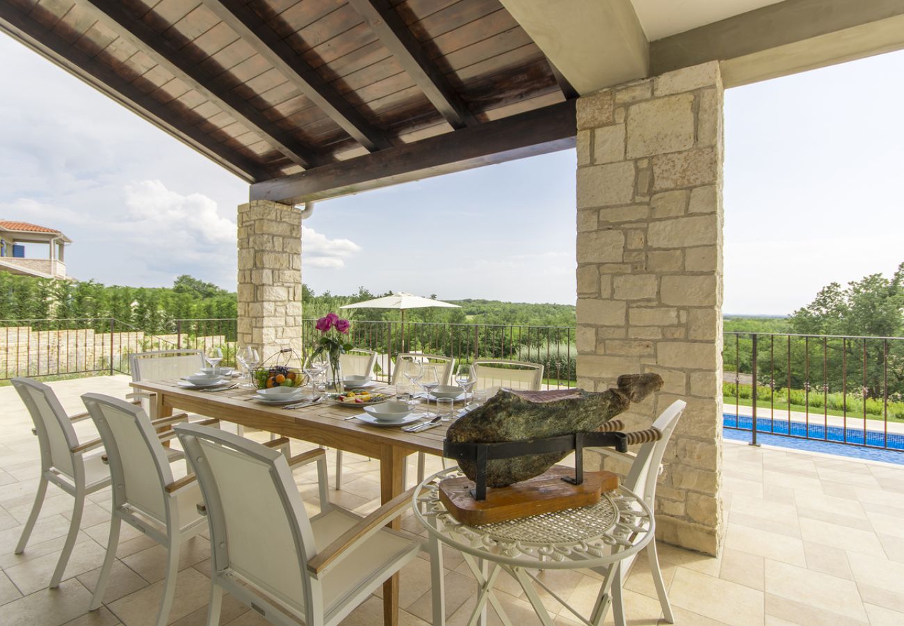 Villa in Višnjan - Villa Sterpazzi for 8 people near Poreč with 38 m2 heated pool, sea view & wellness