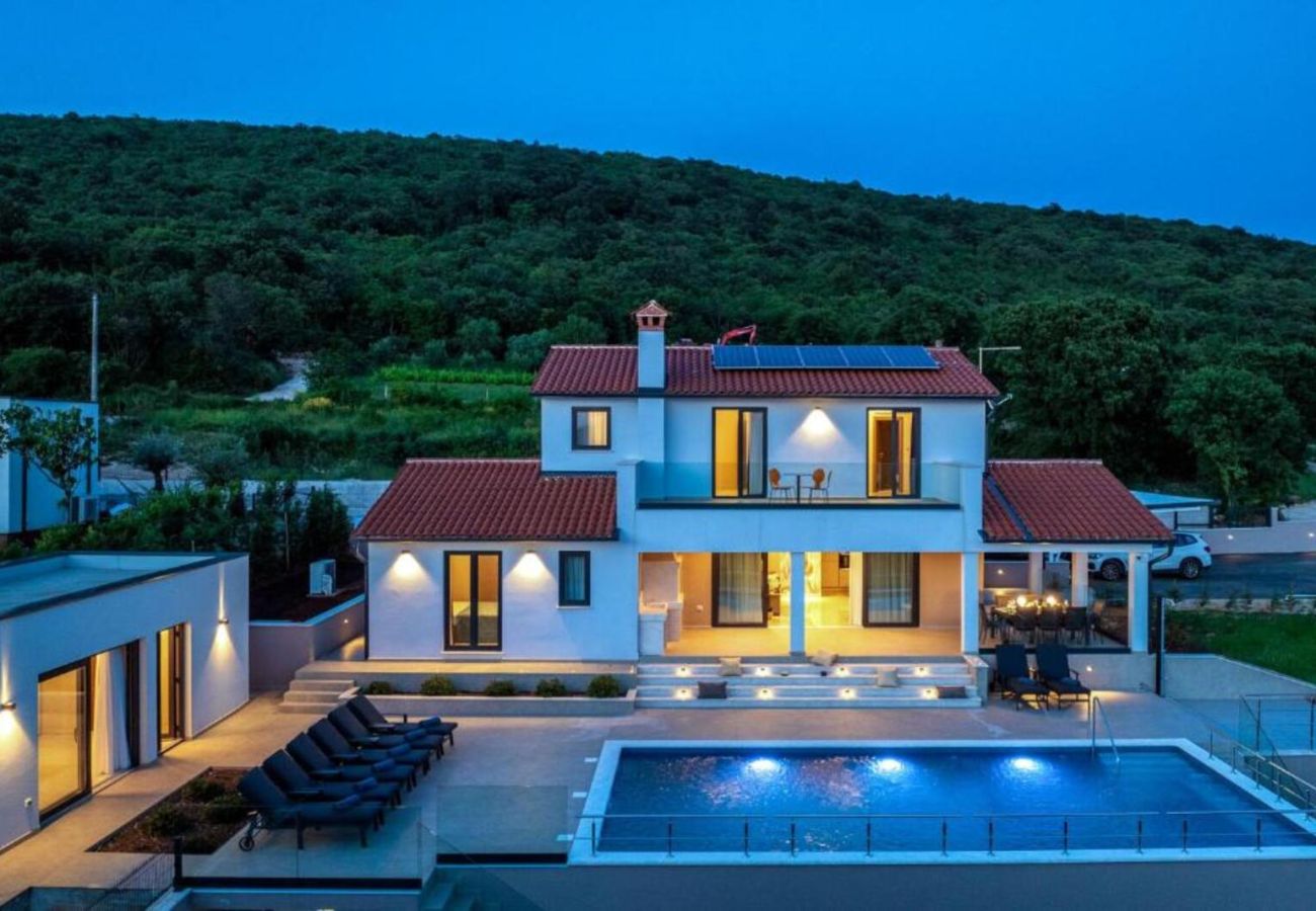 Villa in Salakovci - Villa Astrid near Labin - Rabac for 11 people with 55 m2 private pool & pet friendly