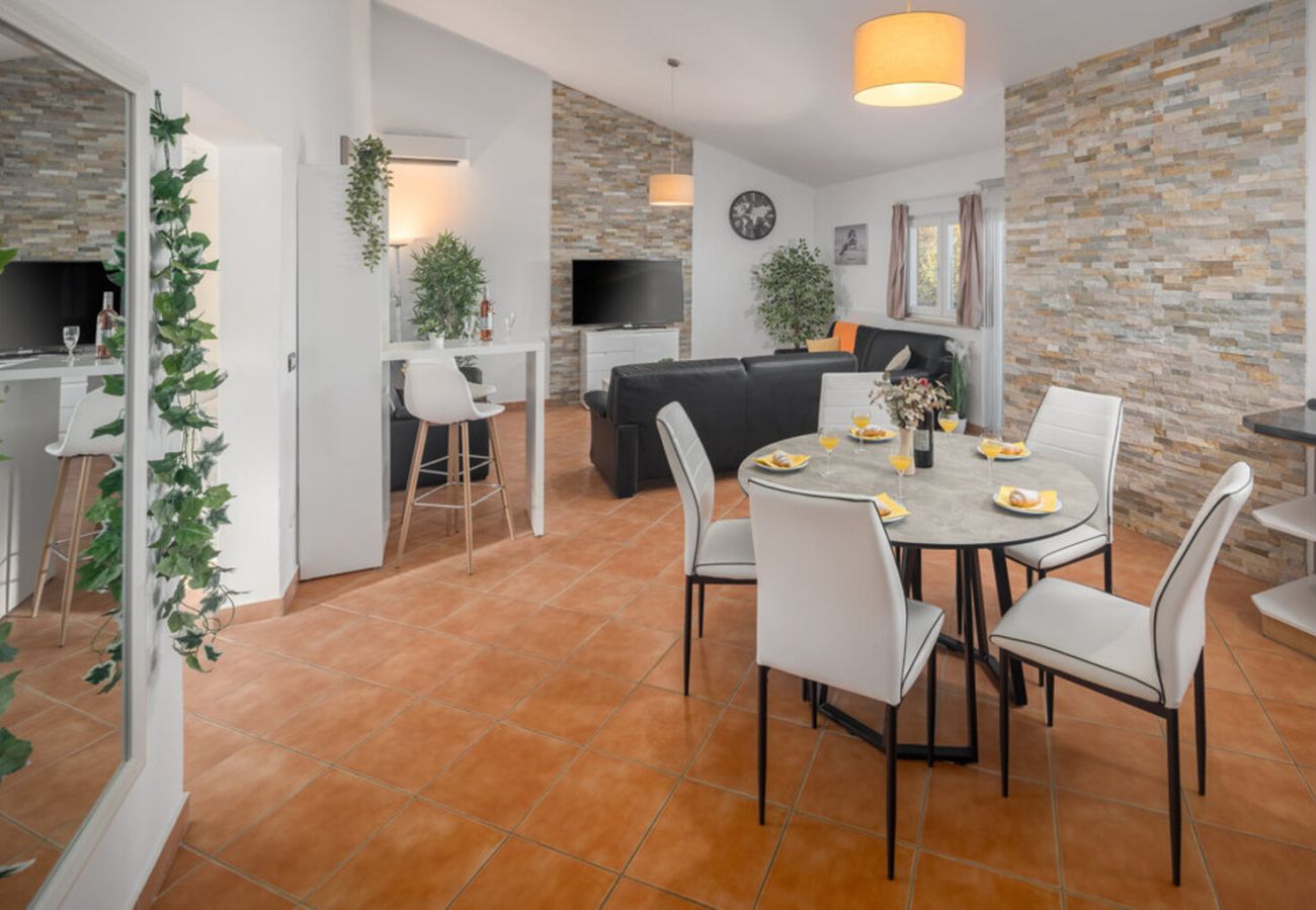 Villa in Montižana - Villa Belvedere for 6 people near Poreč with sea view and pet friendly