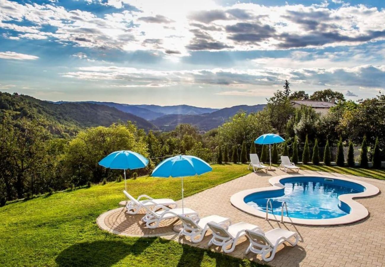 Villa in Krušvari - Villa Viera for 12 people in Central Istria with private pool & pet friendly