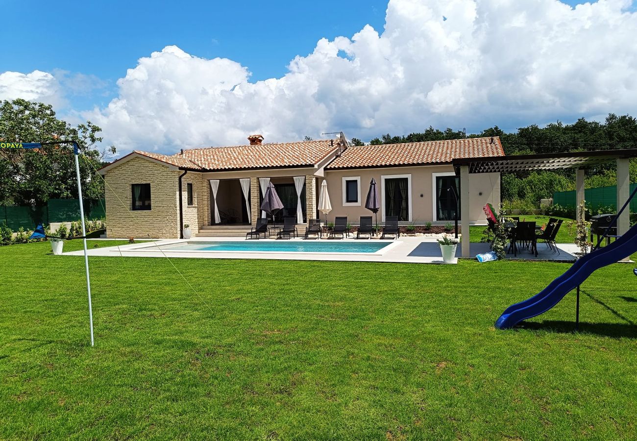 Villa in Kapelica - Villa Animo for 8 people near Labin - Rabac with private pool and children playground