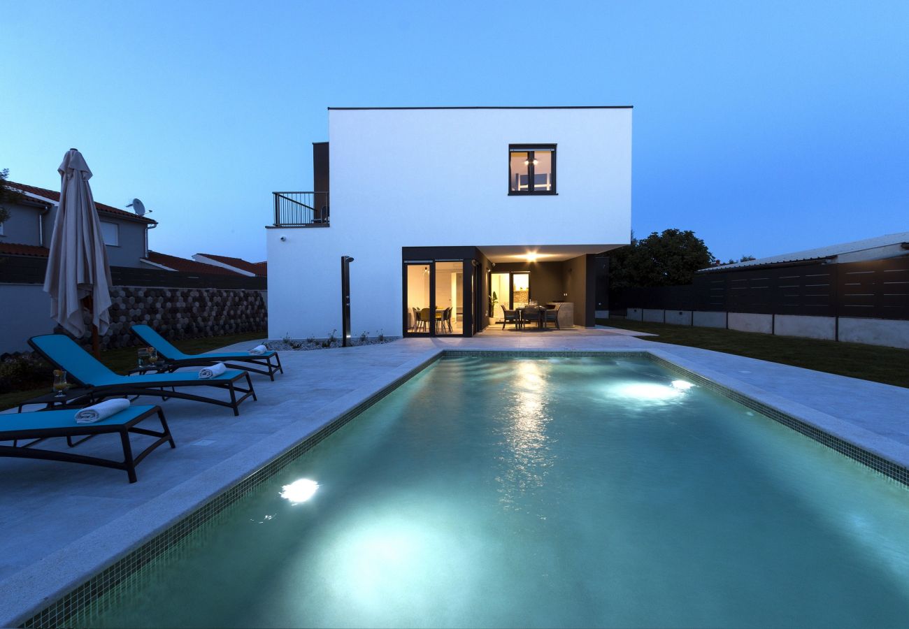 Villa in Pula - Villa Moderna near Pula for 8 people with private pool 