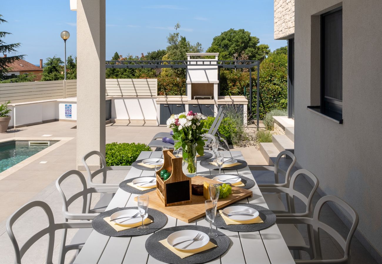 Villa in Varvari - Villa Anni for 10 people in Porec with private heated pool and sea view