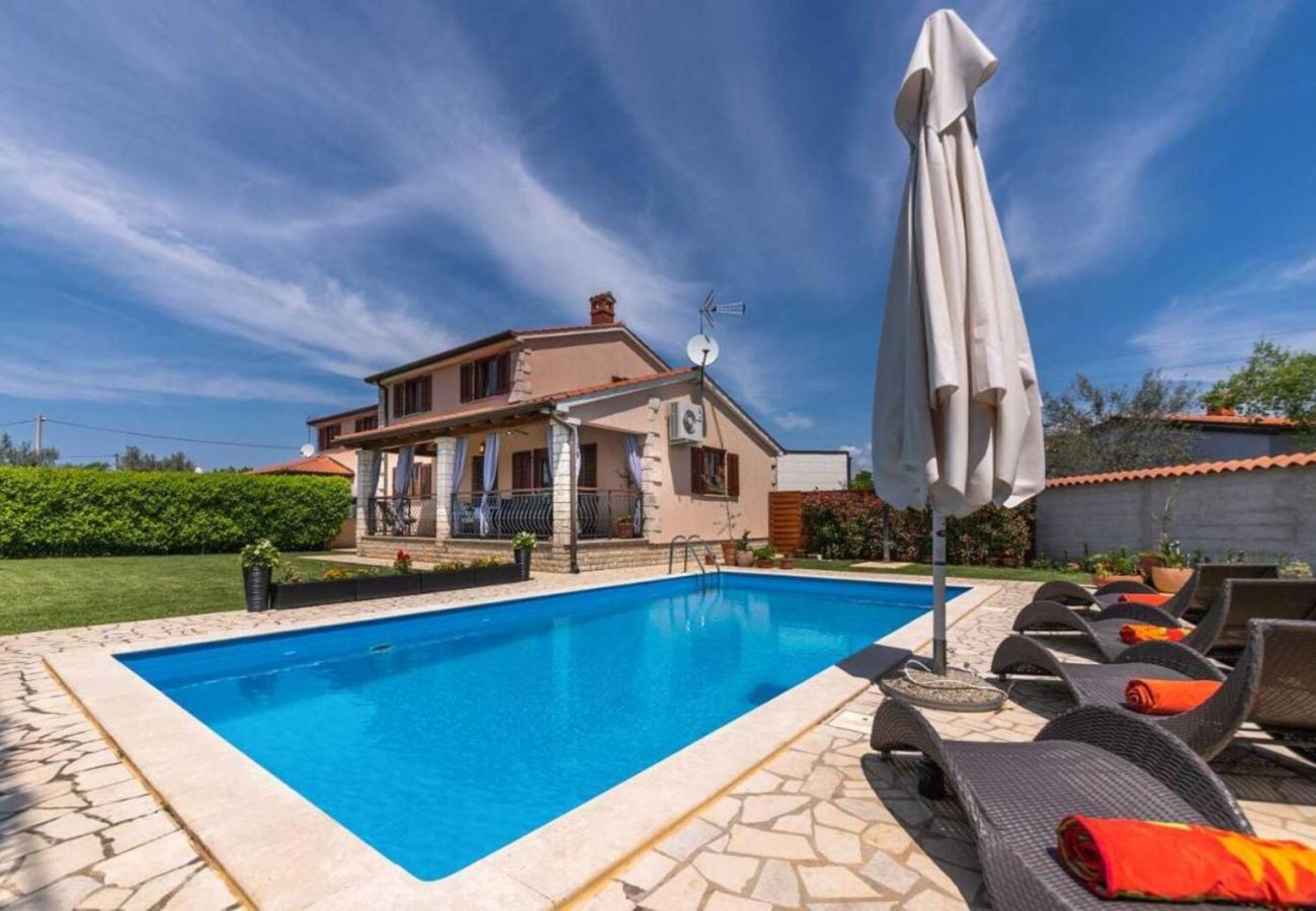 Villa in Porec - Villa Mia & Iva for 6 people near Poreč with private pool and pet friendly