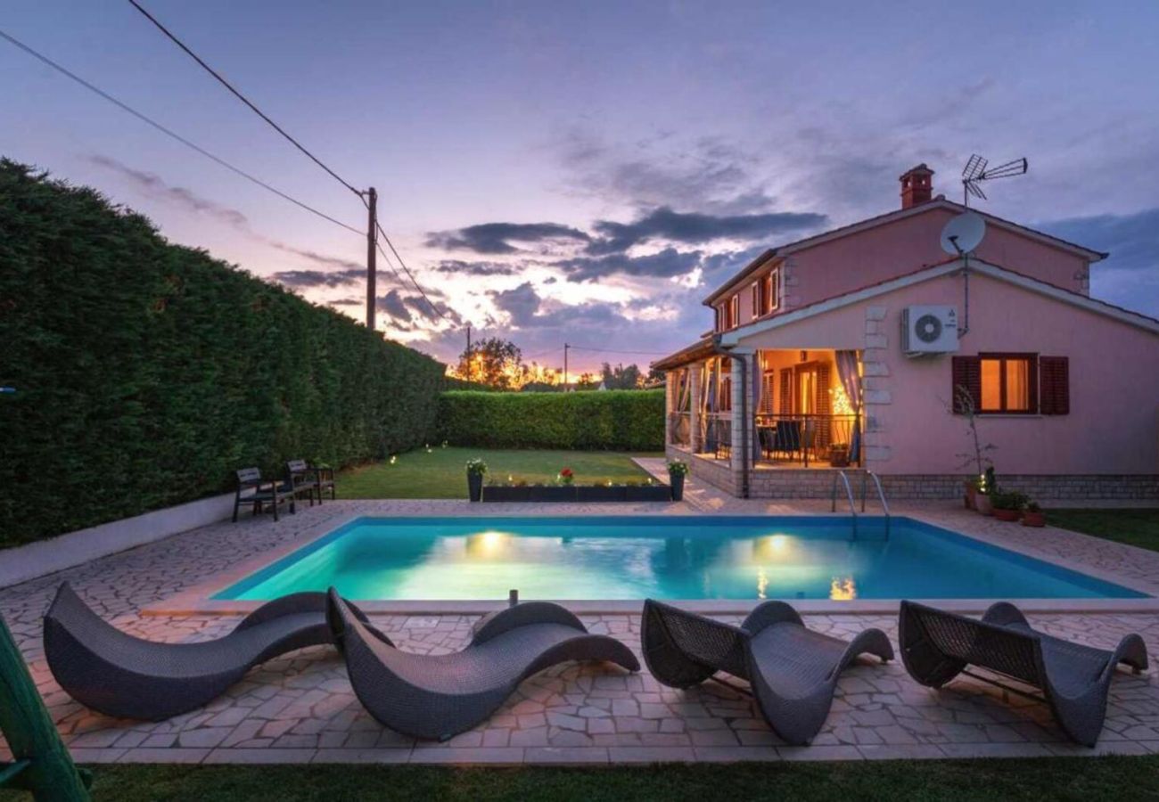 Villa in Porec - Villa Mia & Iva for 6 people near Poreč with private pool and pet friendly