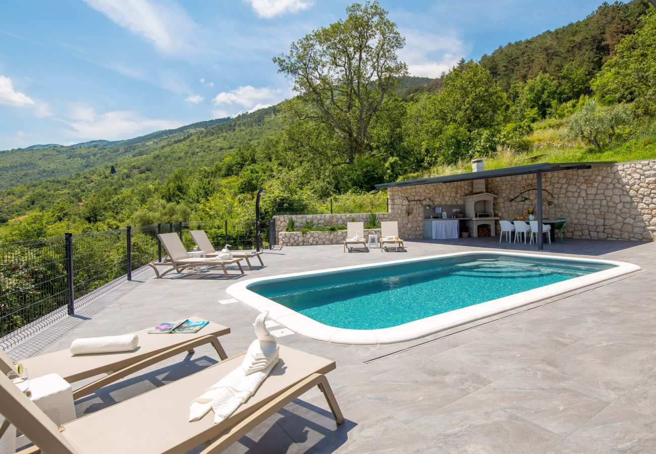 Villa in Mošcenicka Draga - Villa Mantis for 6 people with sea view and private pool