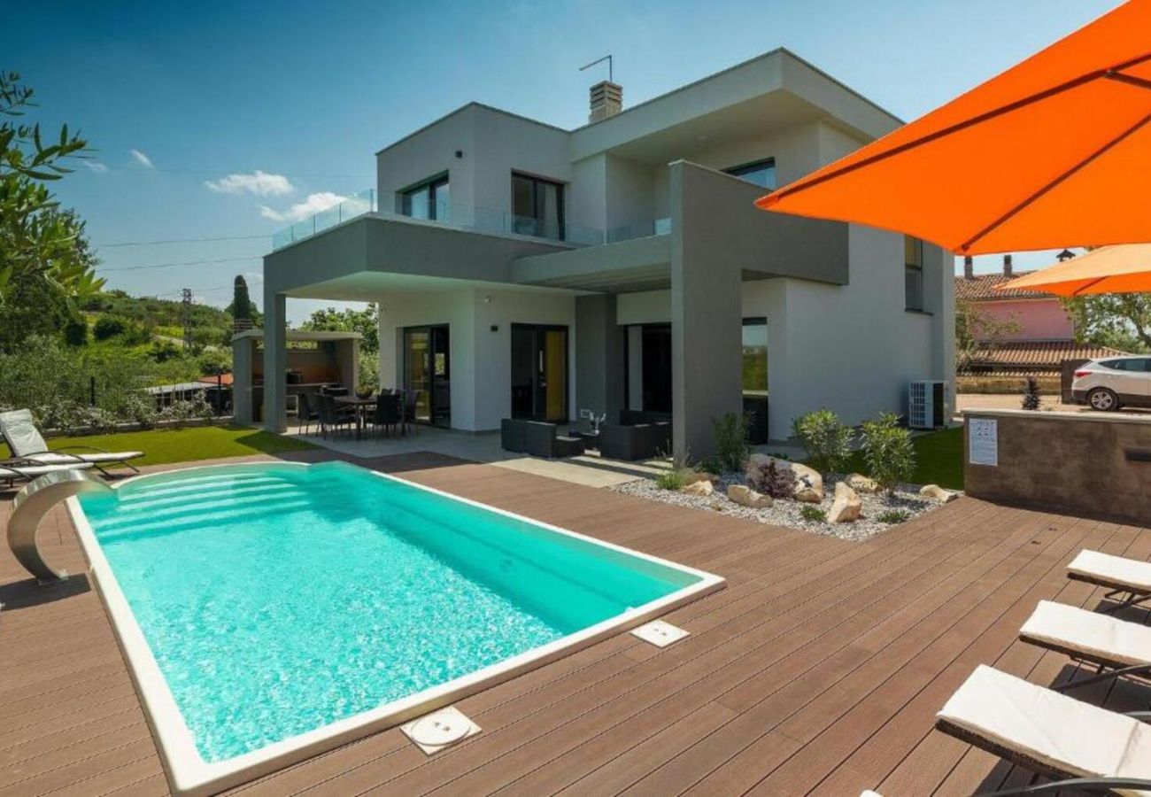 Villa in Buje - Villa Primavera for 8 people in Buje with private pool & pet friendly