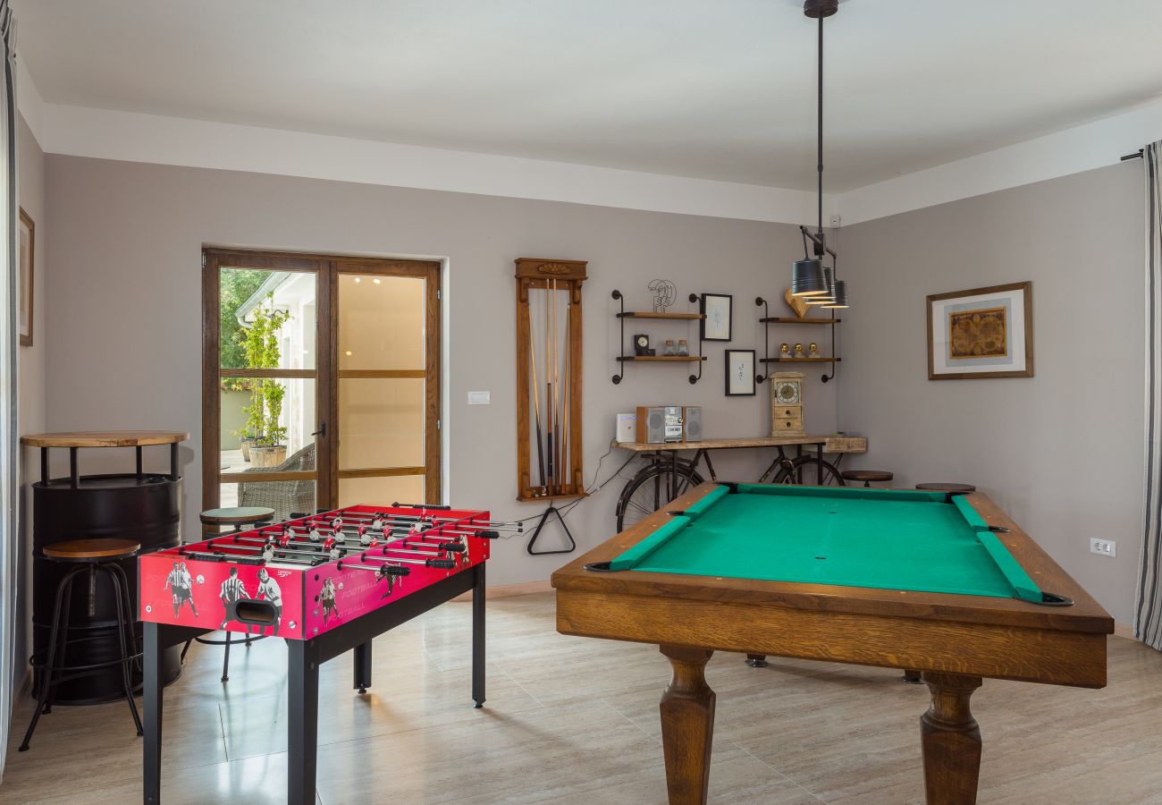 Villa a Sveti Kirin - Villa Cirka in Central Istria for 12+2 persons with Pool Heating & pool table 