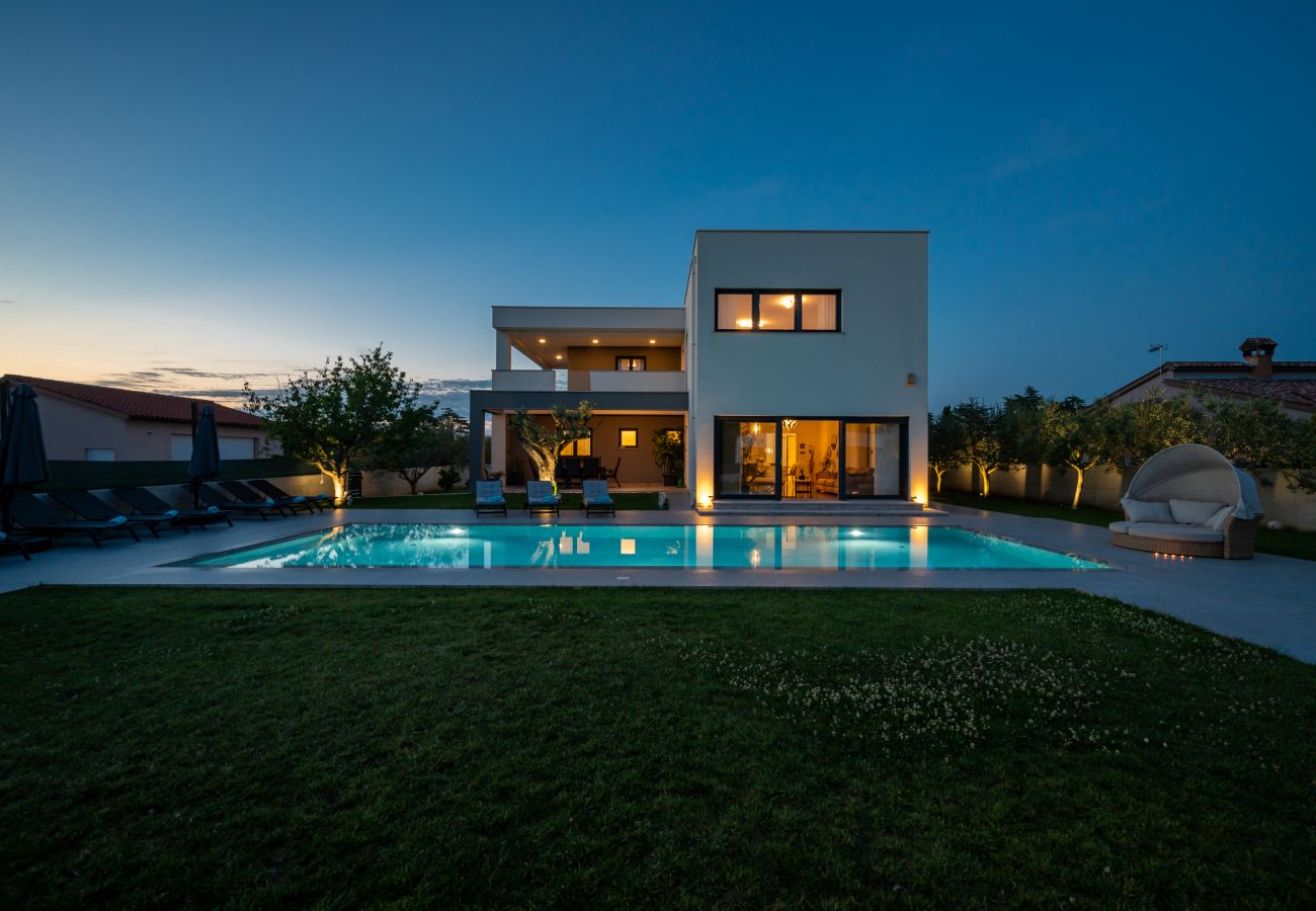 Villa a Pula - Villa Luen near Pula with large garden and private pool for families