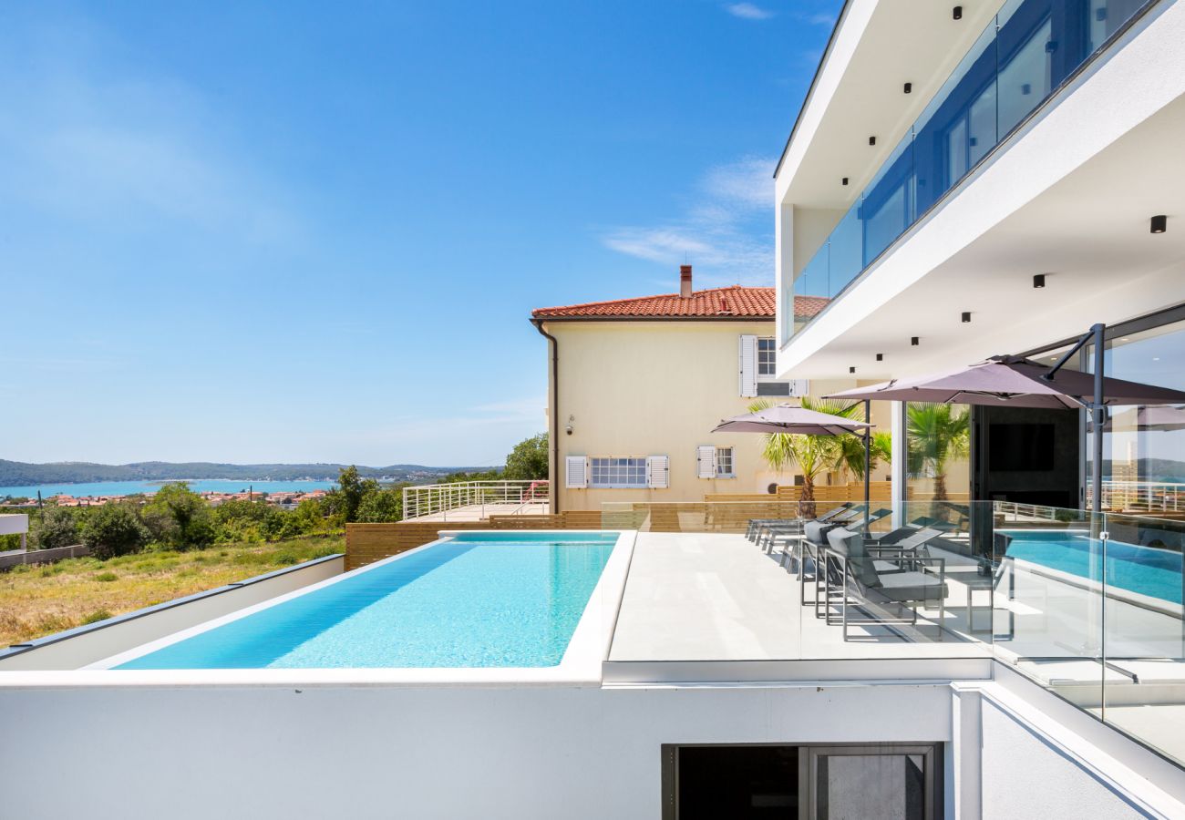 Villa a Medulin - Luxury Villa Dali with Sauna, Whirlpool and Sea view in Medulin only 1,7 km from the beach