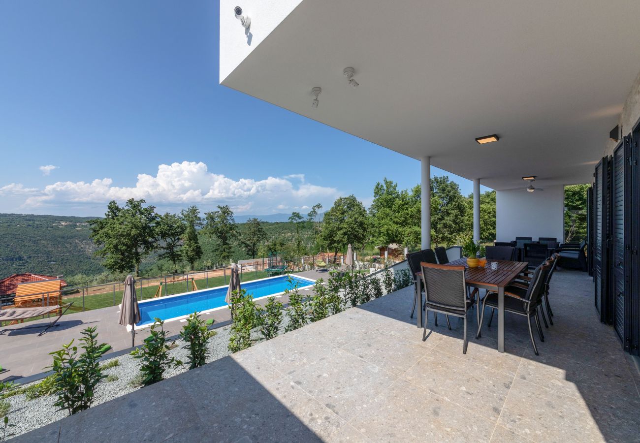 Villa a Sveta Nedelja - Luxury Villa Althea near Labin with large garden and Pool Heating