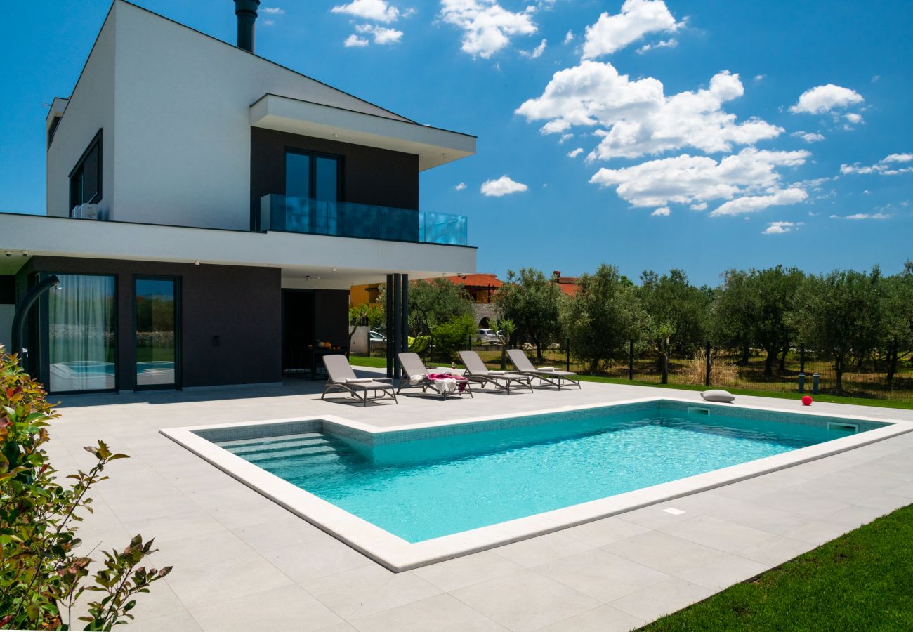 Villa a Vodnjan - Villa Arestea in Vodnjan with sea view, wellness & playground