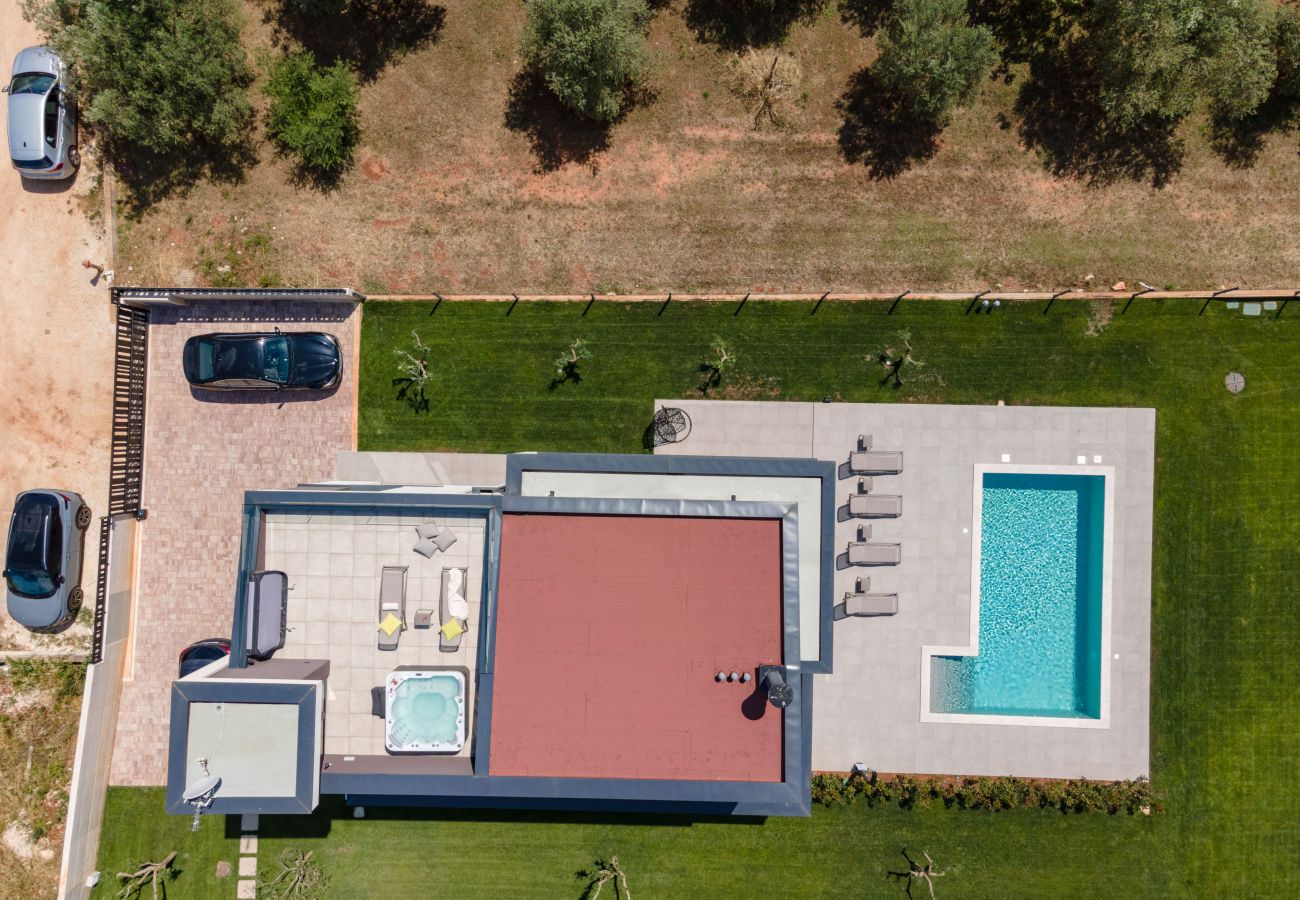 Villa a Vodnjan - Villa Arestea in Vodnjan with sea view, wellness & playground