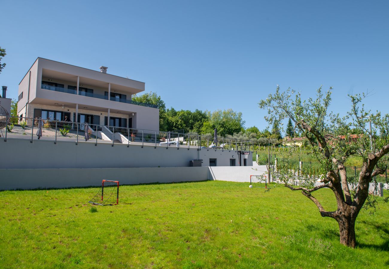 Villa a Sveta Nedelja - Luxury Villa Callista near Labin with large garden and Pool Heating