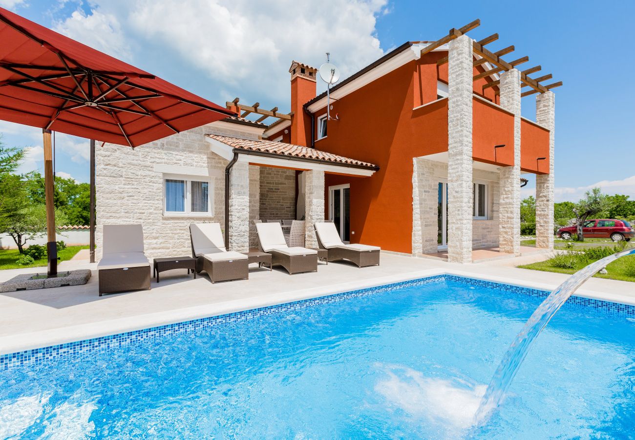 Villa a Bratulici - Villa Delle Rondini in Central Istria with Whirlpool and Sauna for 8 persons