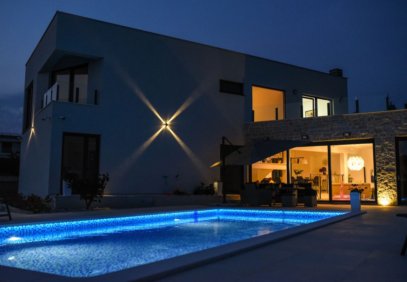 Villa a Juršici - Villa EmMa Istria in Central Istria with sea view, pool heating and underfloor heating