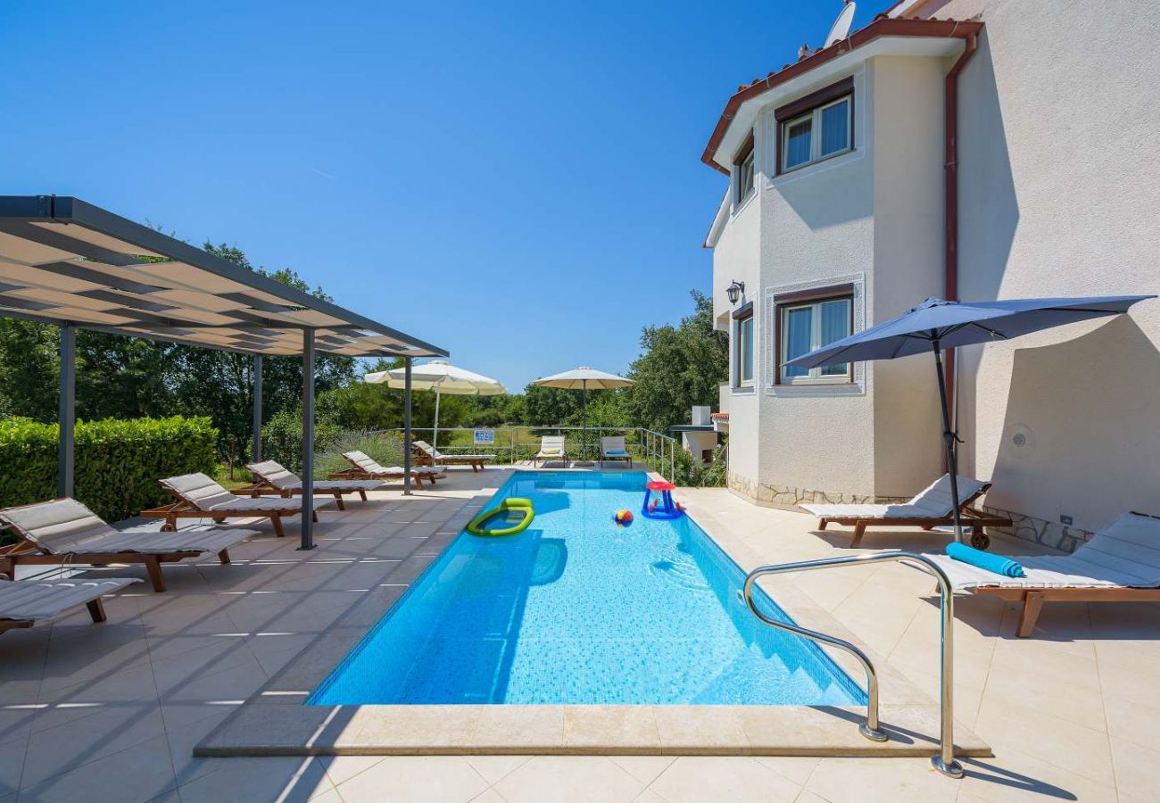 Villa a Micetici - Villa Eufemia near Poreč with large garden and outdoor playground for kids