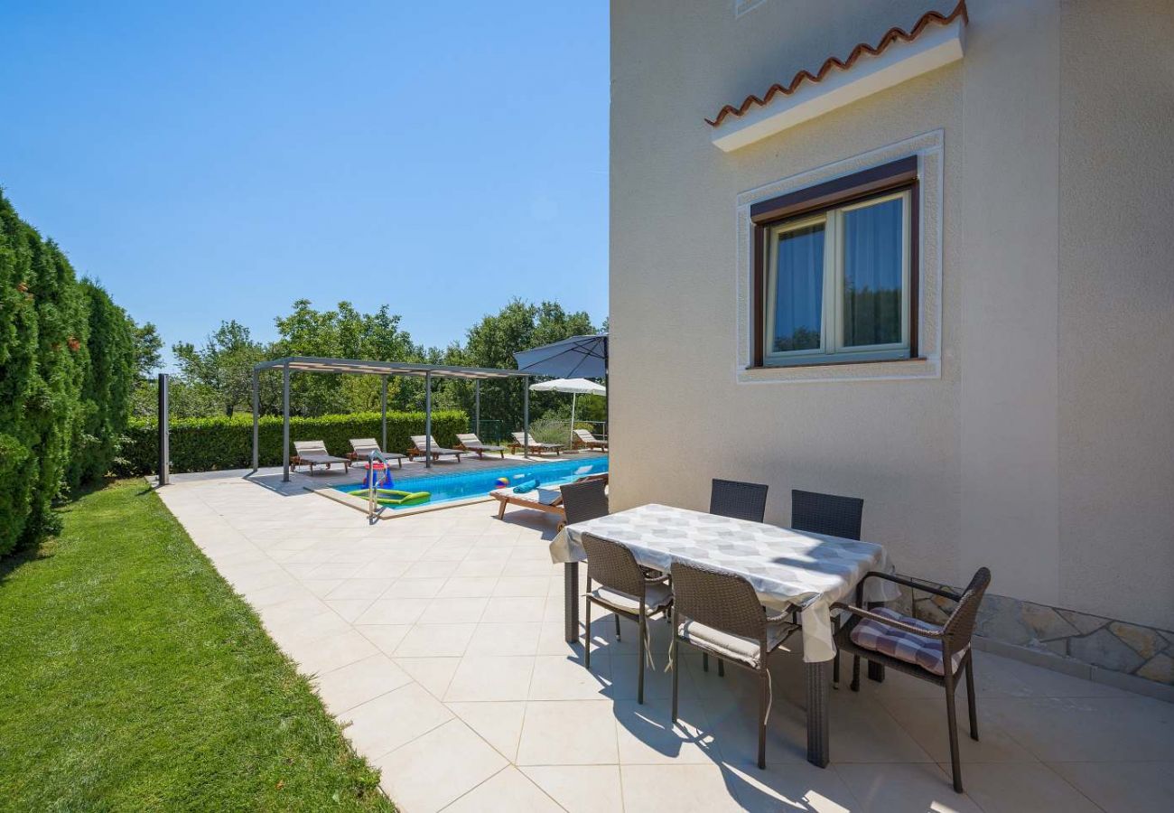 Villa a Micetici - Villa Eufemia near Poreč with large garden and outdoor playground for kids