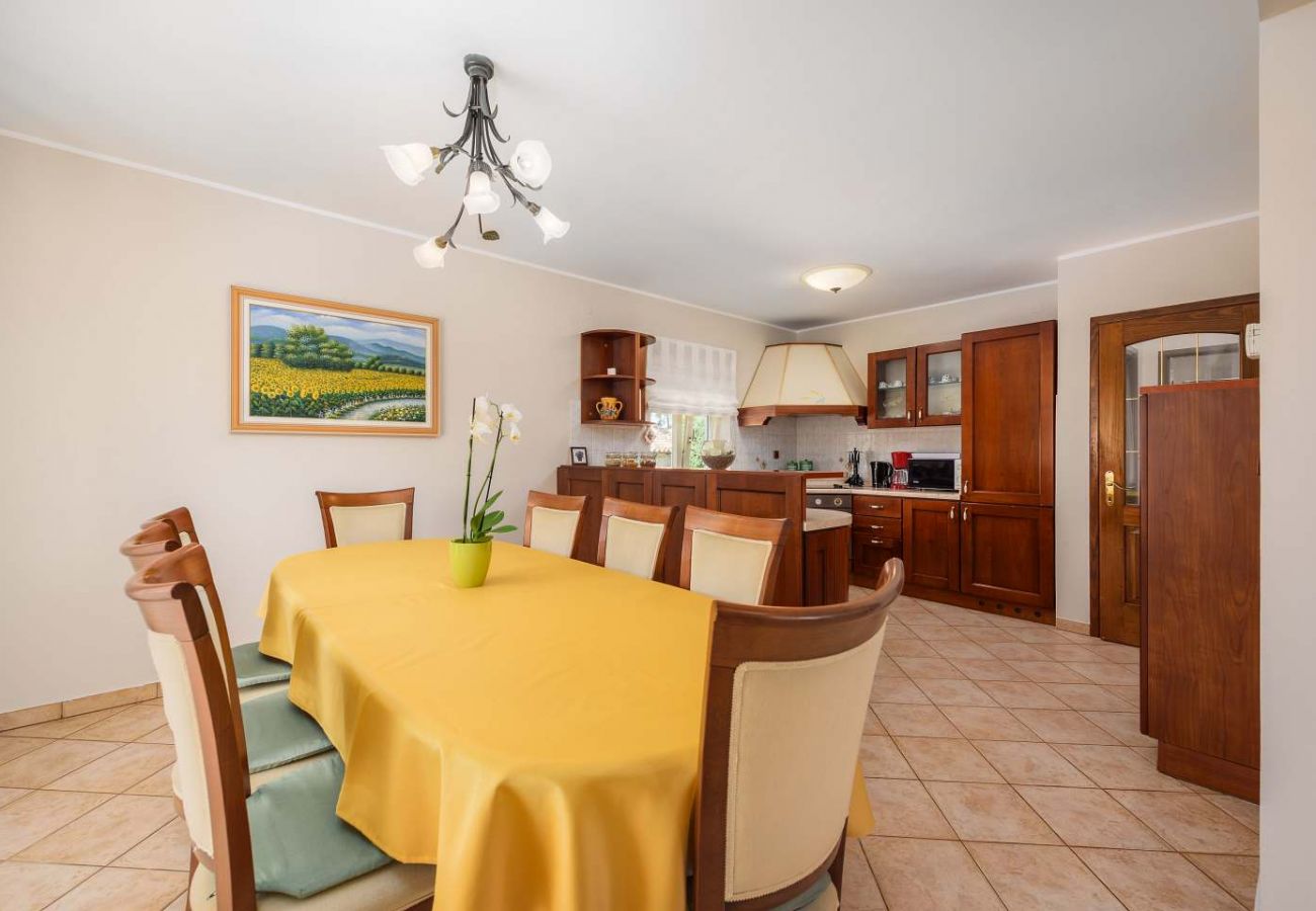 Villa a Micetici - Villa Eufemia near Poreč with large garden and outdoor playground for kids