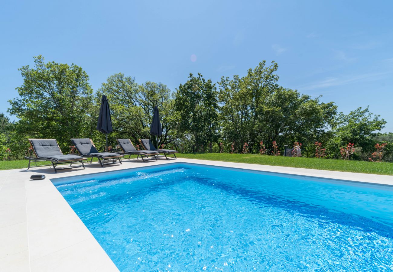 Villa a Marušici - Villa Fiore in Central Istria suitable for families and cyclists