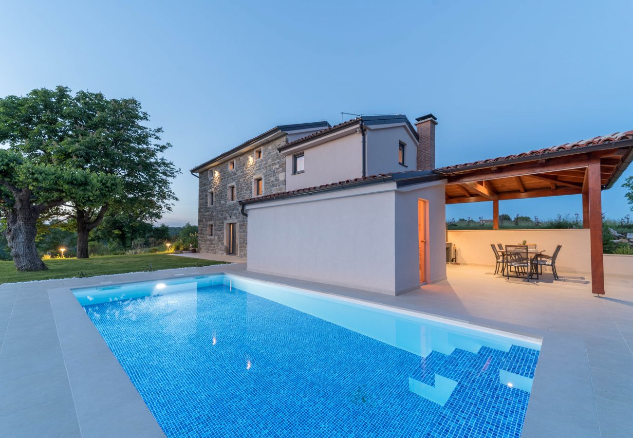 Villa a Marušici - Villa Fiore in Central Istria suitable for families and cyclists