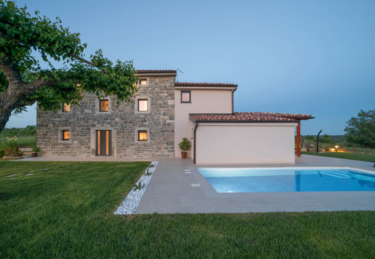 Villa a Marušici - Villa Fiore in Central Istria suitable for families and cyclists