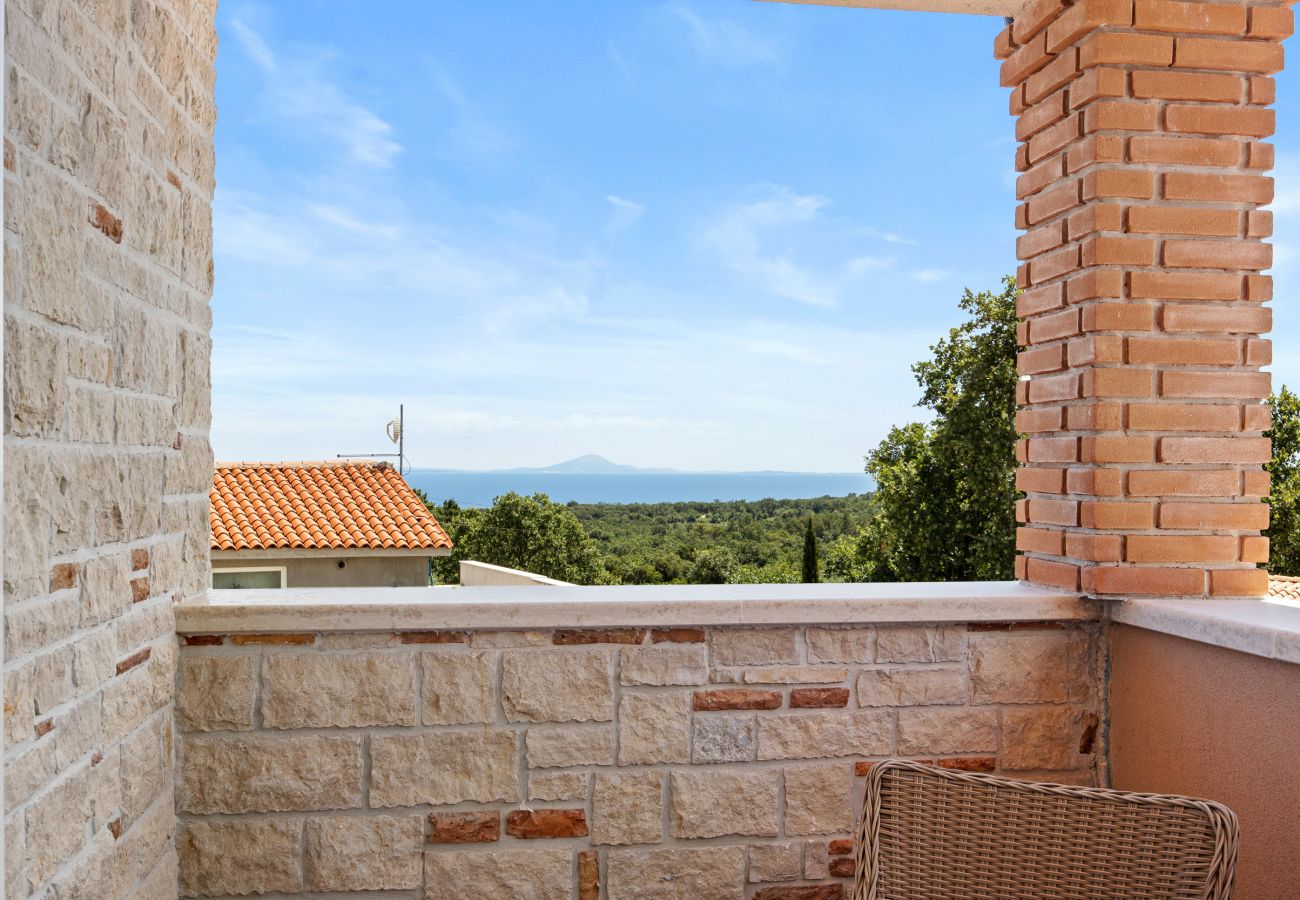 Villa a Peruški - Villa Javor near Pula only 1 km from the beach with sea view and heated pool