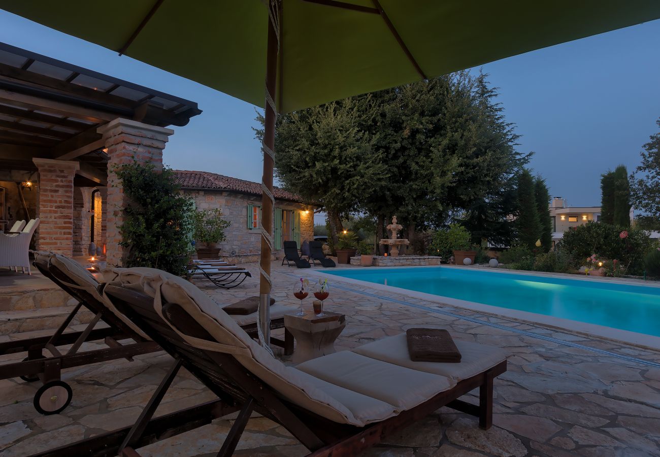 Villa a Jehnici - Villa Karim near Poreč with large garden & 50 m2 private pool 