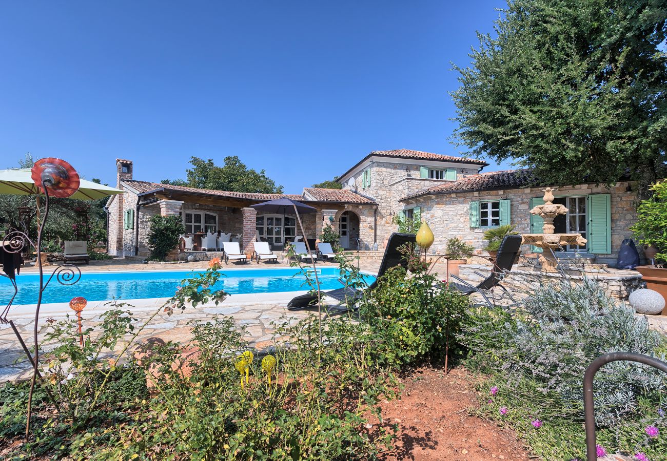 Villa a Jehnici - Villa Karim near Poreč with large garden & 50 m2 private pool 