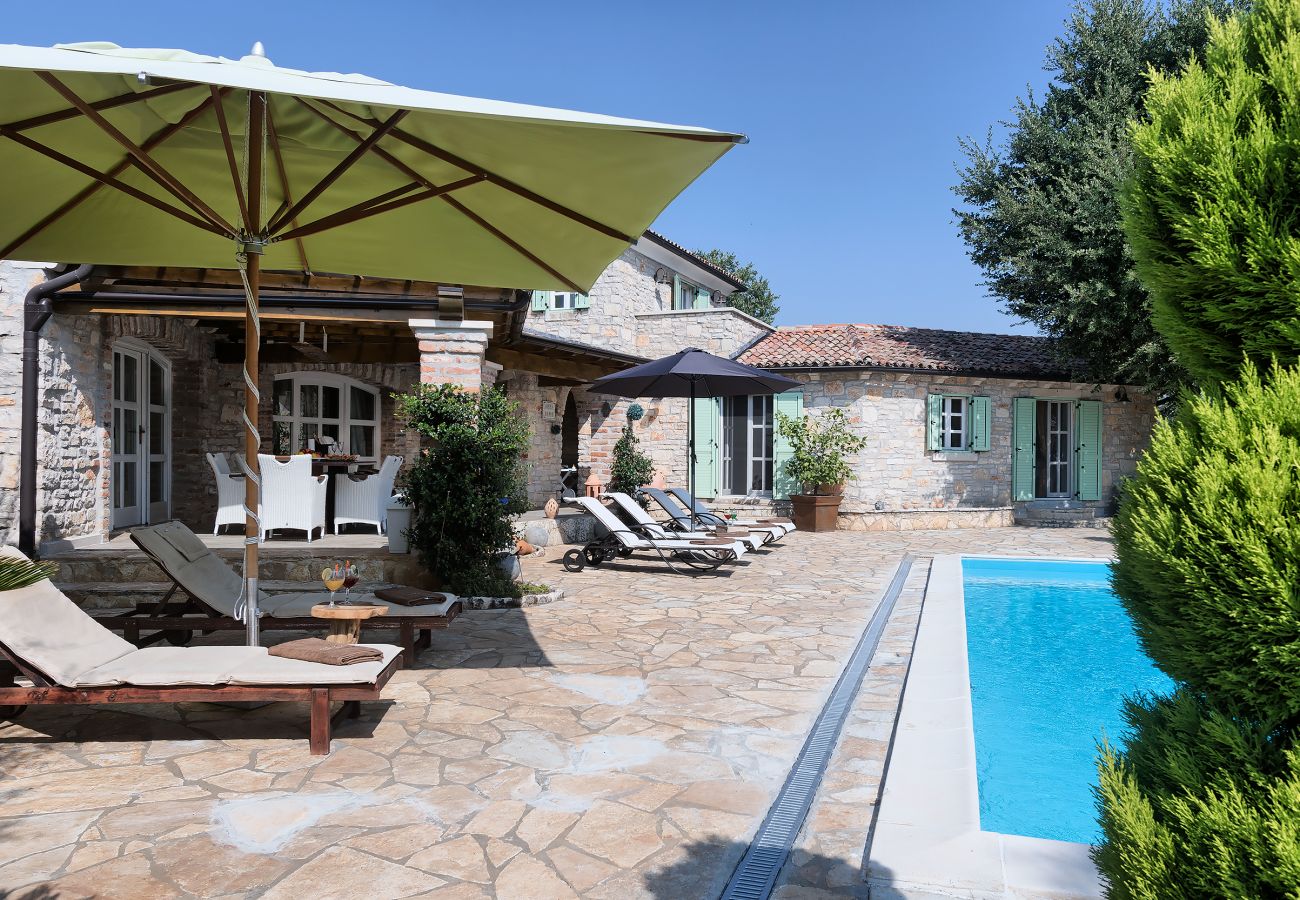 Villa a Jehnici - Villa Karim near Poreč with large garden & 50 m2 private pool 