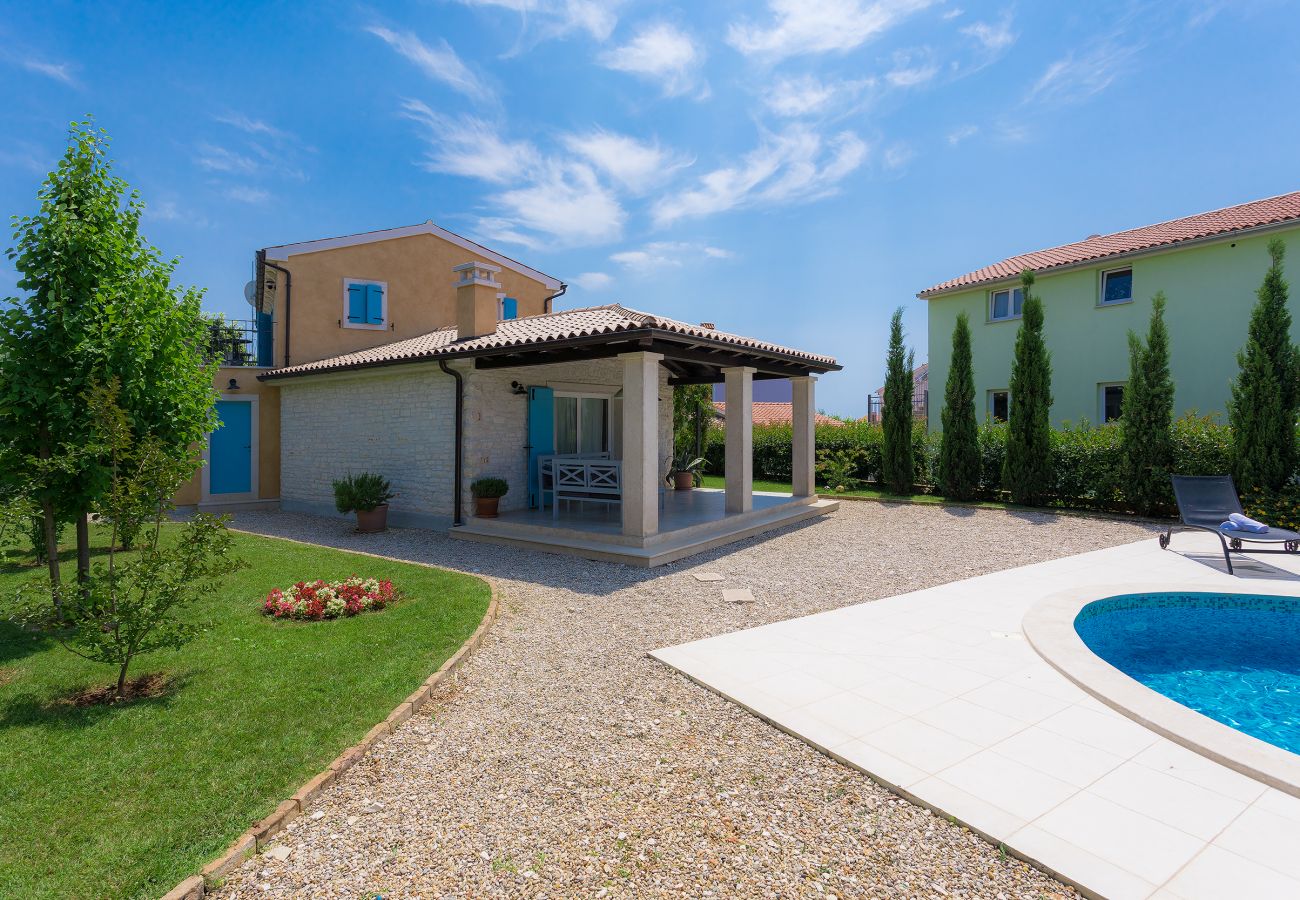 Villa a Fažana - Villa Luka in Fažana with pool & playground only 600 meter from the beach 