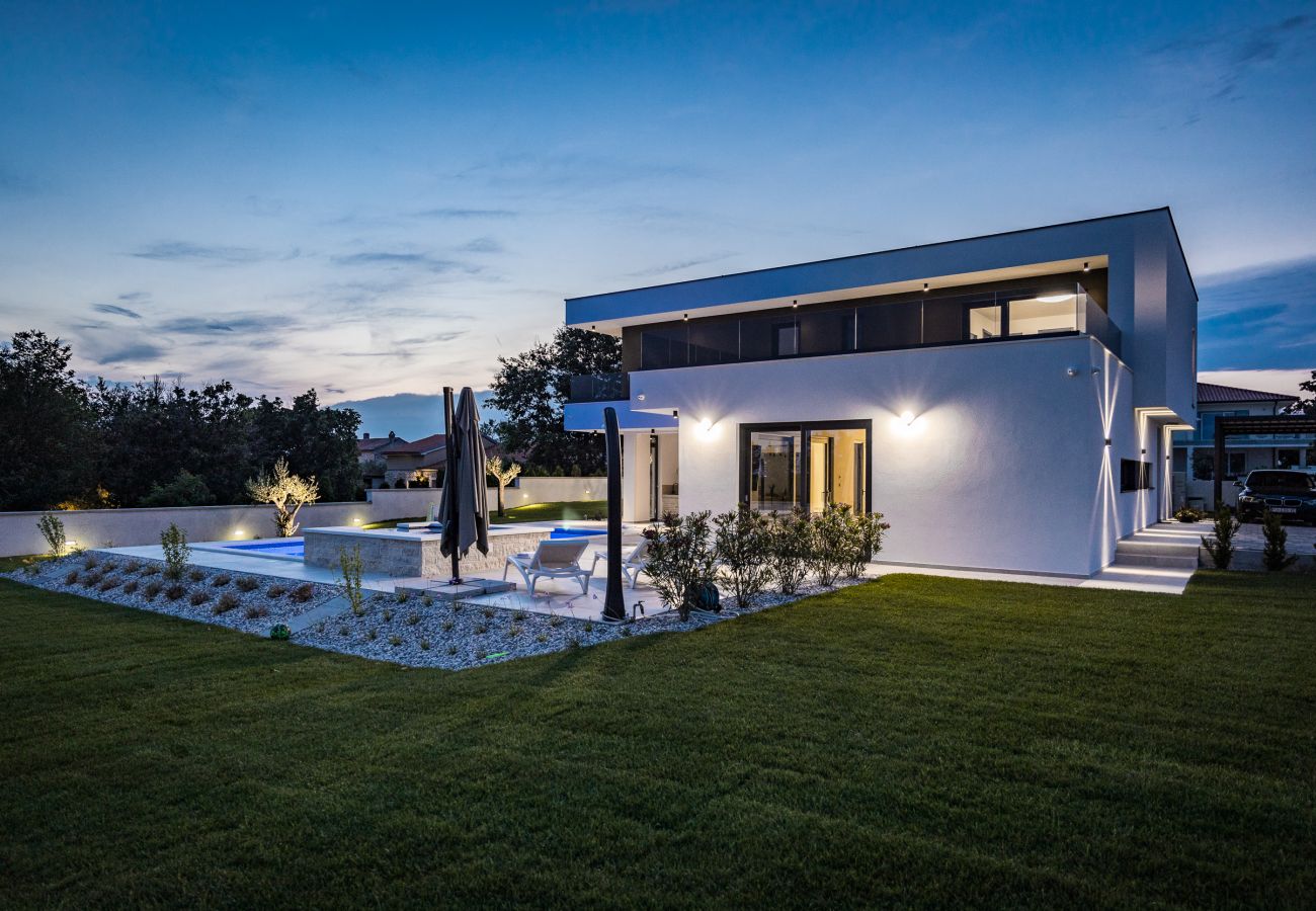 Villa a Juršici - Villa MaEm in Central Istria for families with Sauna, Whirlpool & Sea View