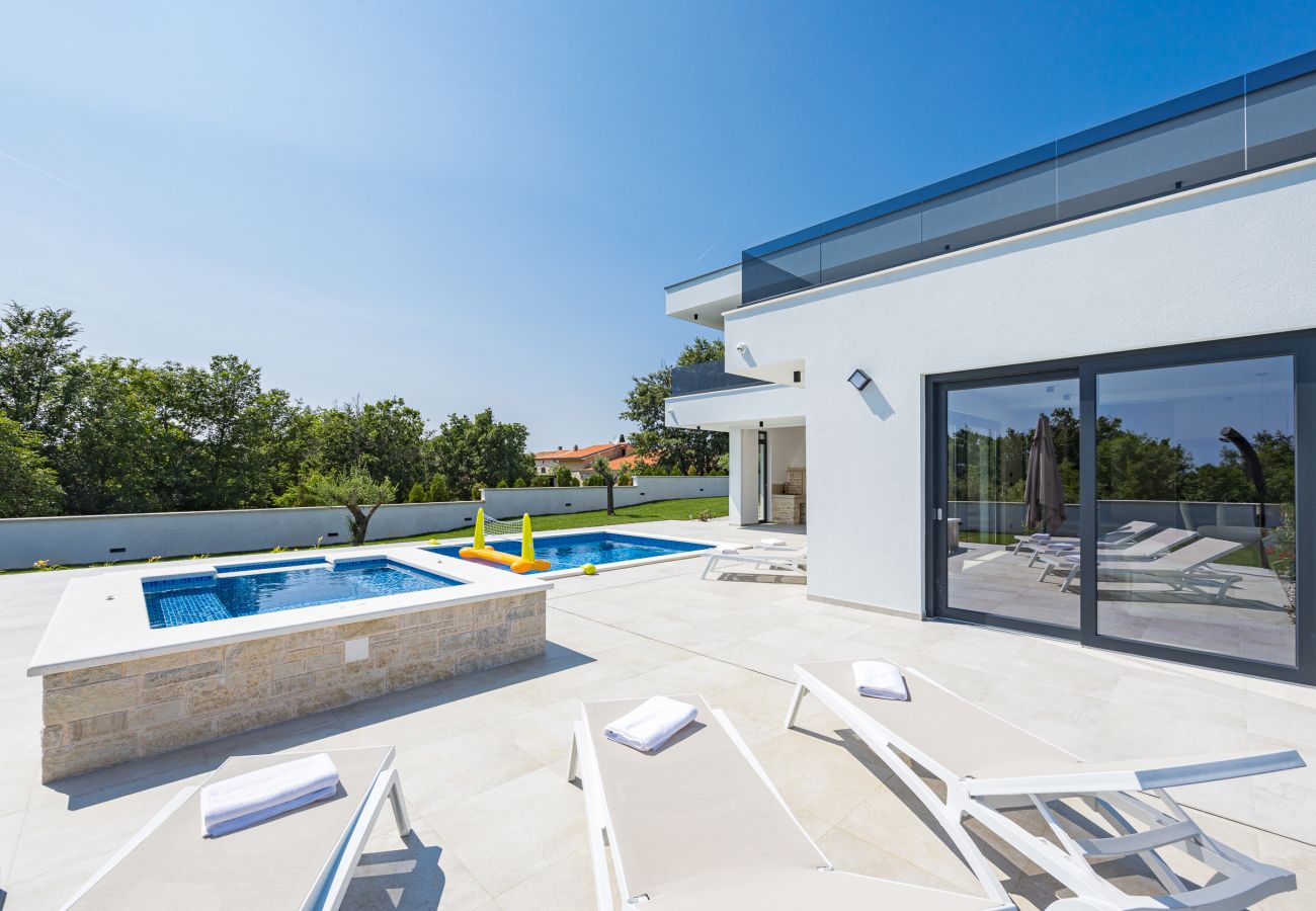 Villa a Juršici - Villa MaEm in Central Istria for families with Sauna, Whirlpool & Sea View