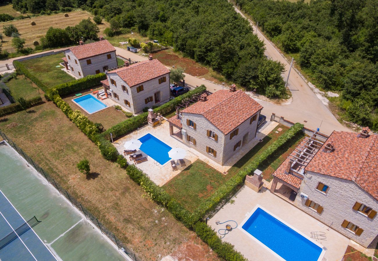 Villa a Butkovici - Villa Maja in Central Istria for families and kids in a Resort