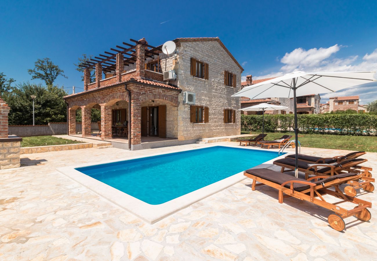 Villa a Butkovici - Villa Maja in Central Istria for families and kids in a Resort