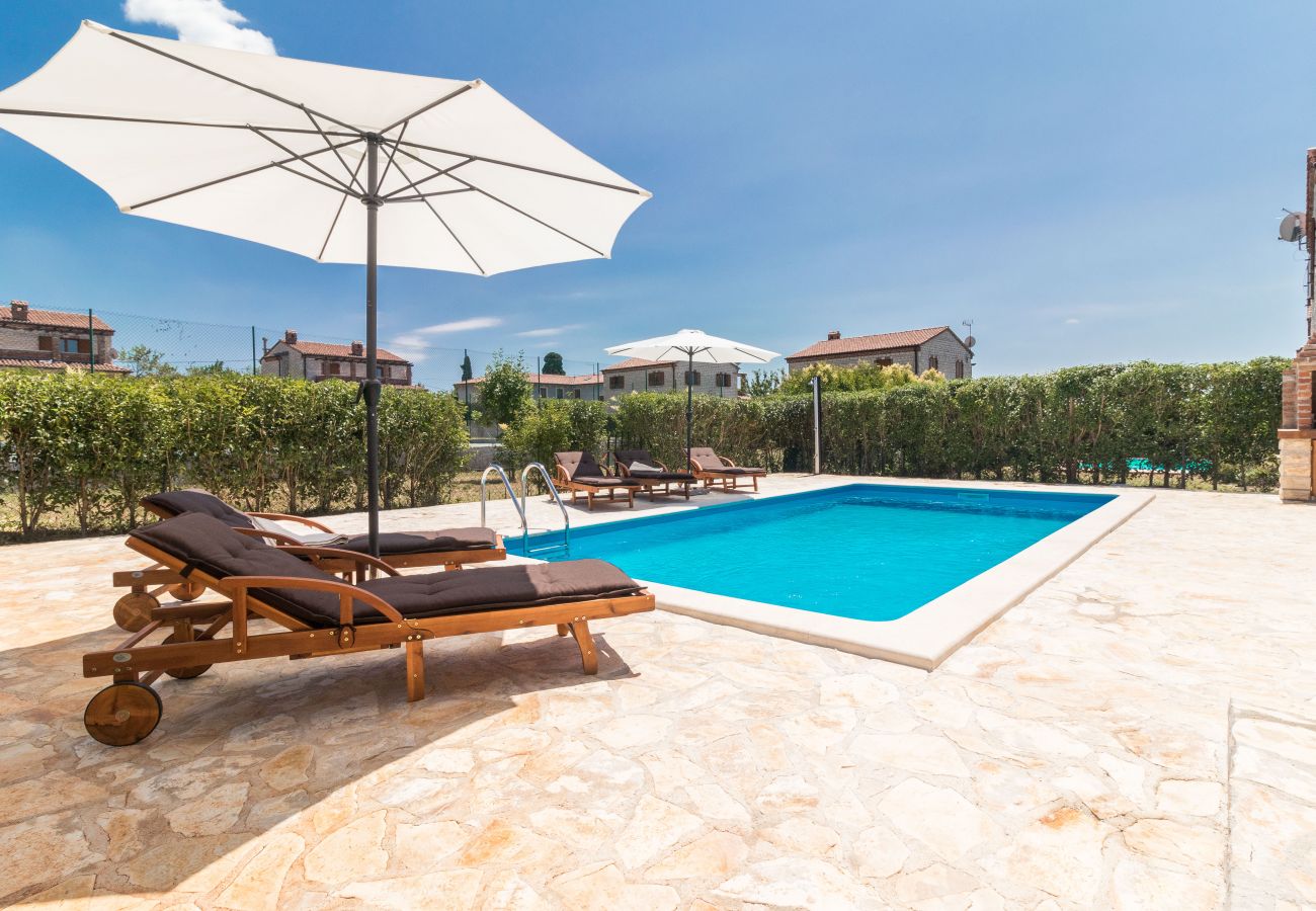 Villa a Butkovici - Villa Maja in Central Istria for families and kids in a Resort