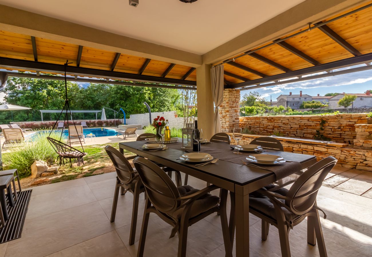 Villa a Butkovici - Villa MyKoltrina in Central Istria for 10 persons with with wellness & 72 m2 large pool  