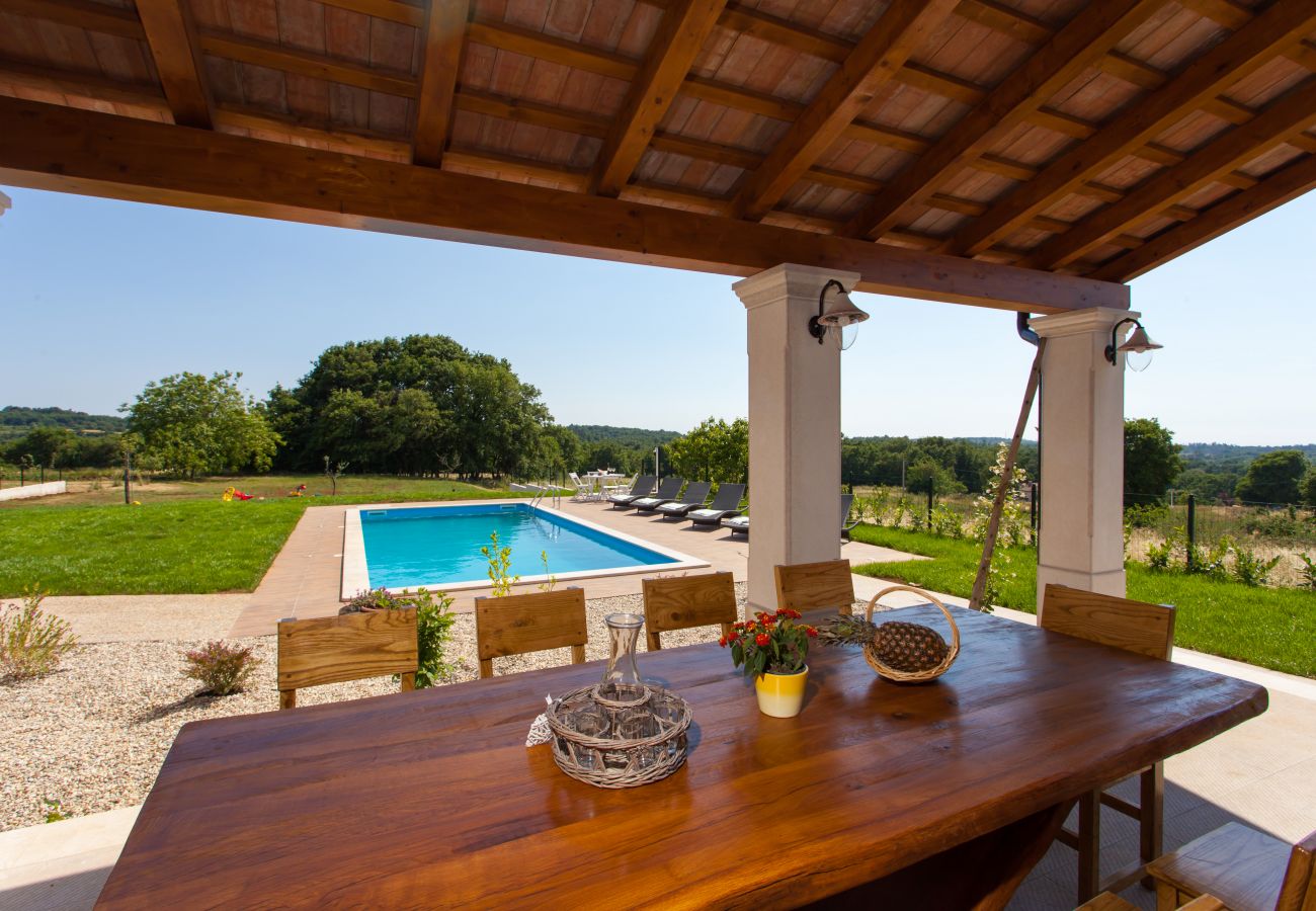 Villa a Tinjan - Villa Roza in Central Istria with large garden and playground for kids - Whirlpool