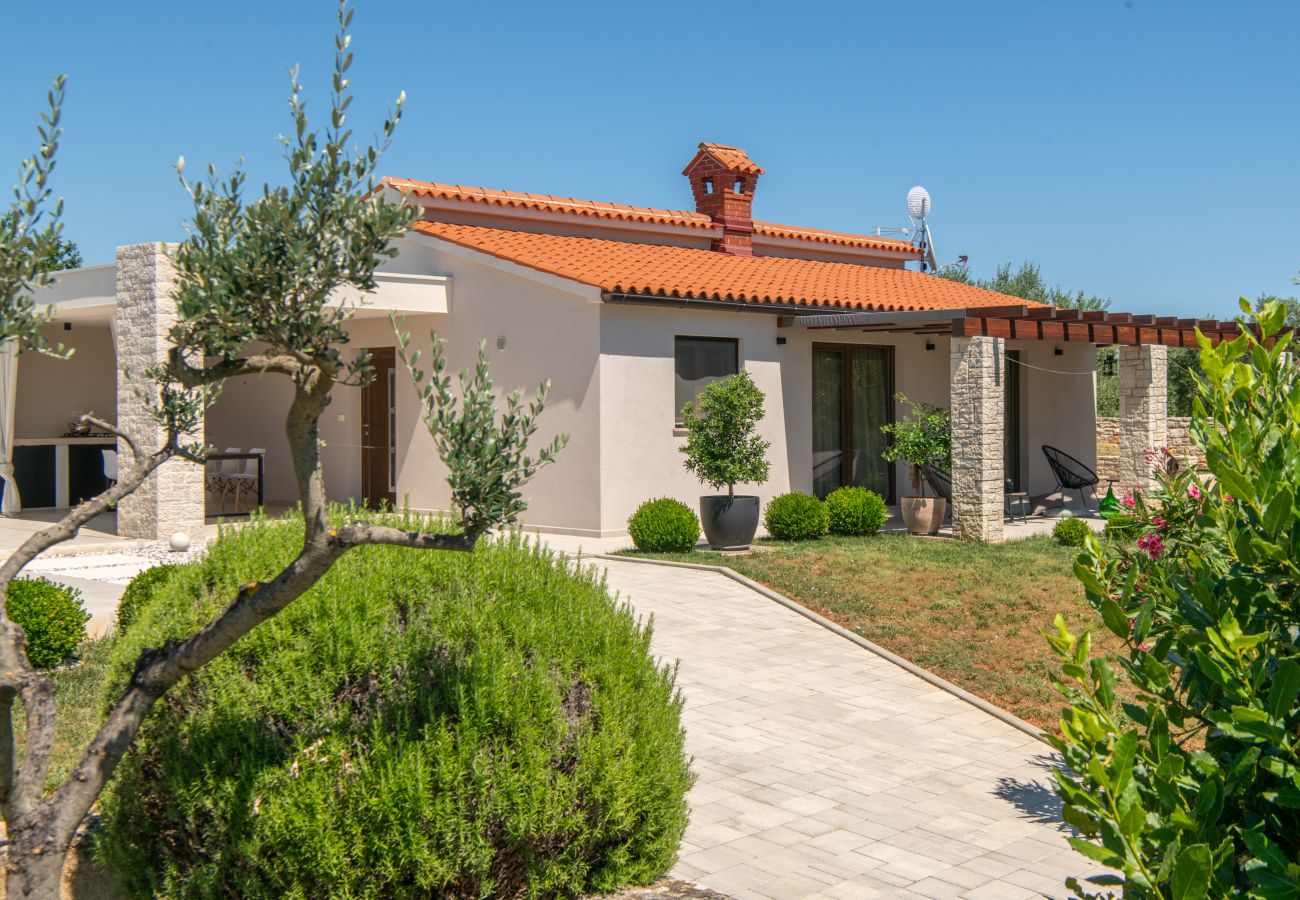 Villa a Mali Vareški - Villa Silentio with whirlpool, large garden, complete privacy & quiet location 