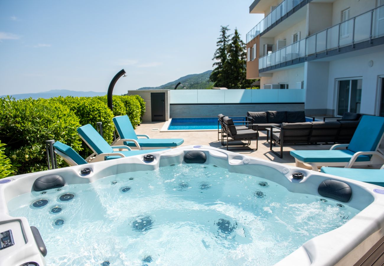 Villa a Opatija - Villa Sveti Petar near Opatija for 10 persons with sea view & whirlpool 