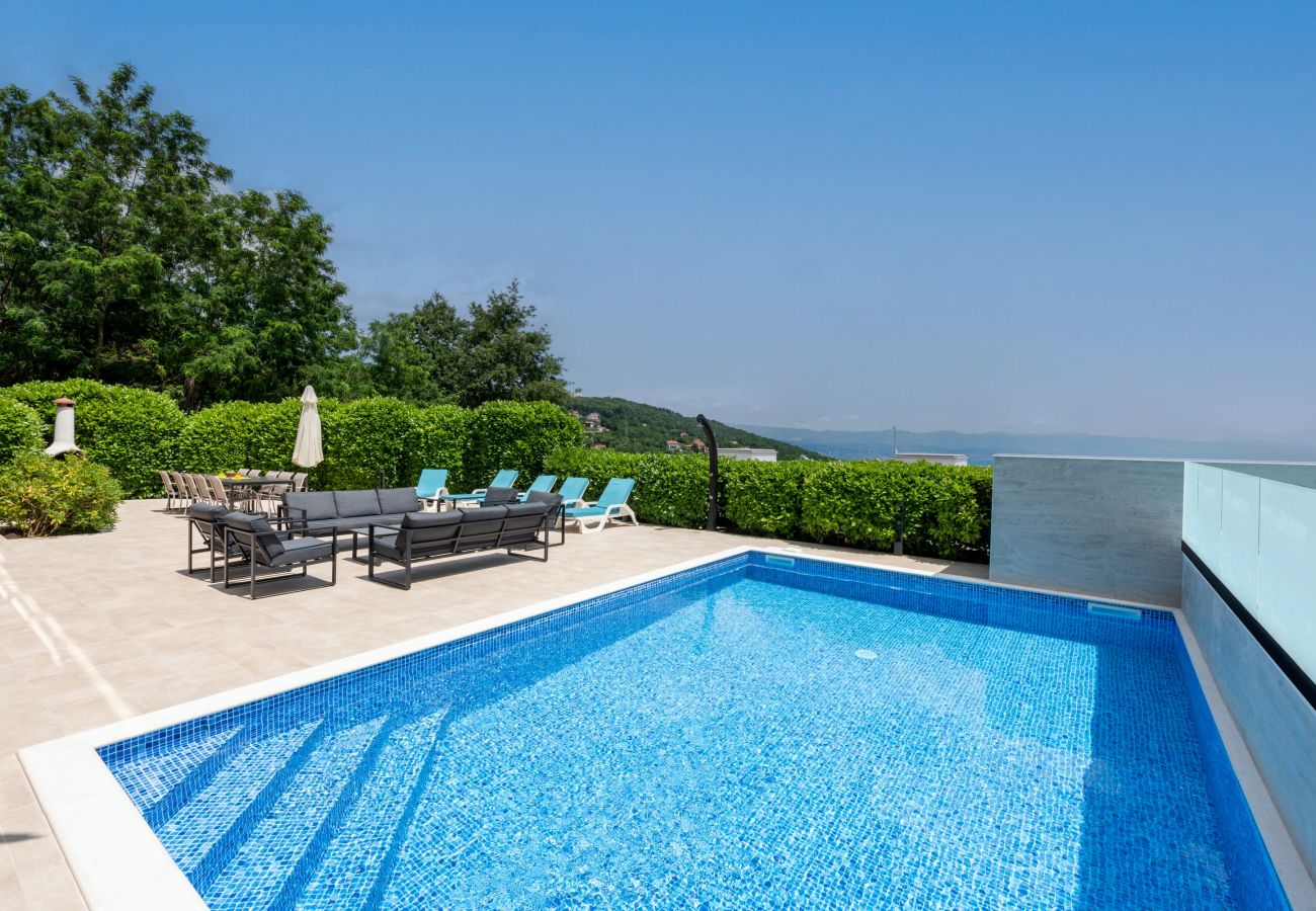 Villa a Opatija - Villa Sveti Petar near Opatija for 10 persons with sea view & whirlpool 