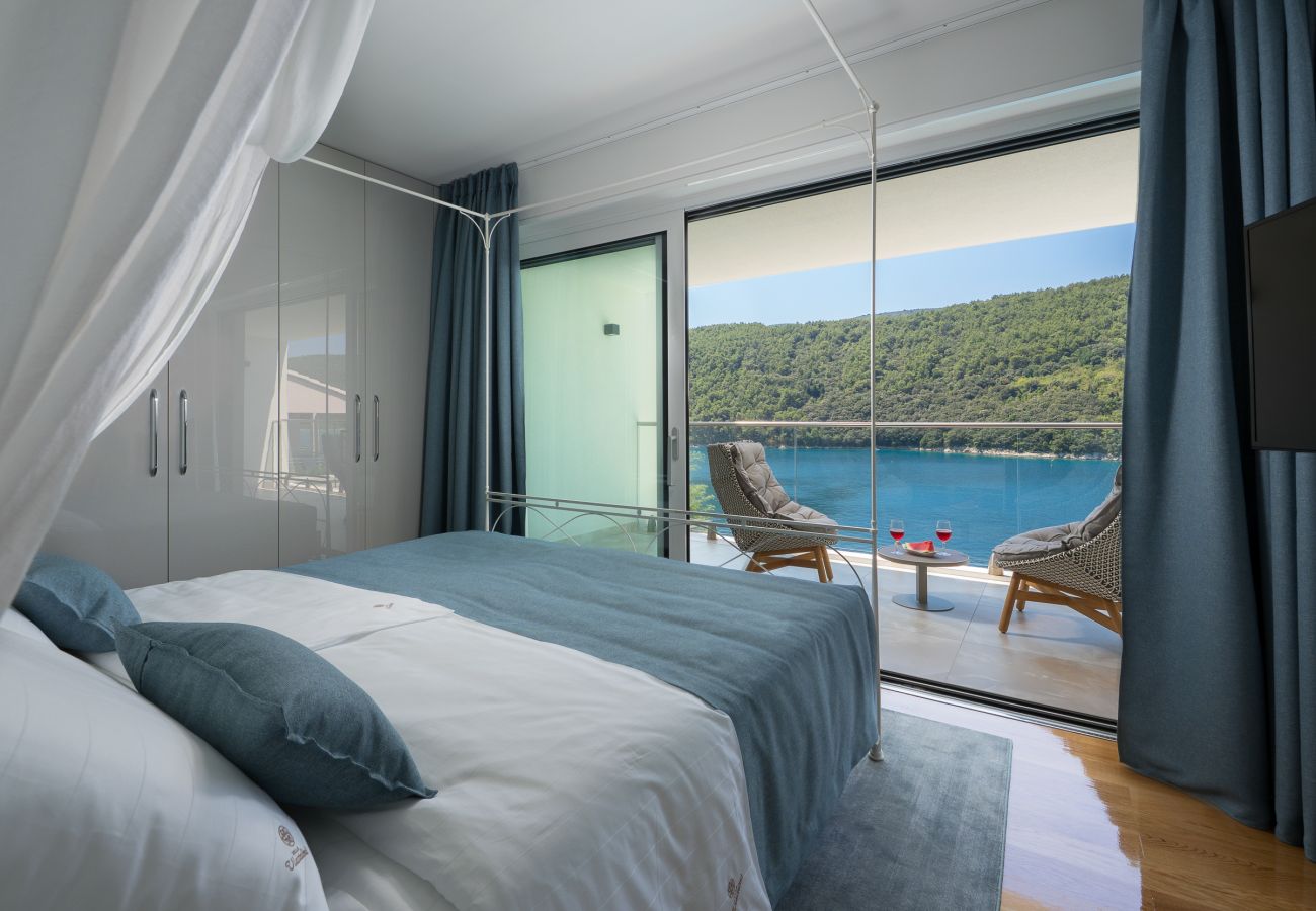 Villa a Duga Luka - Villa Vlastelini II near Labin - Rabac with sea view, beachfront and wellness