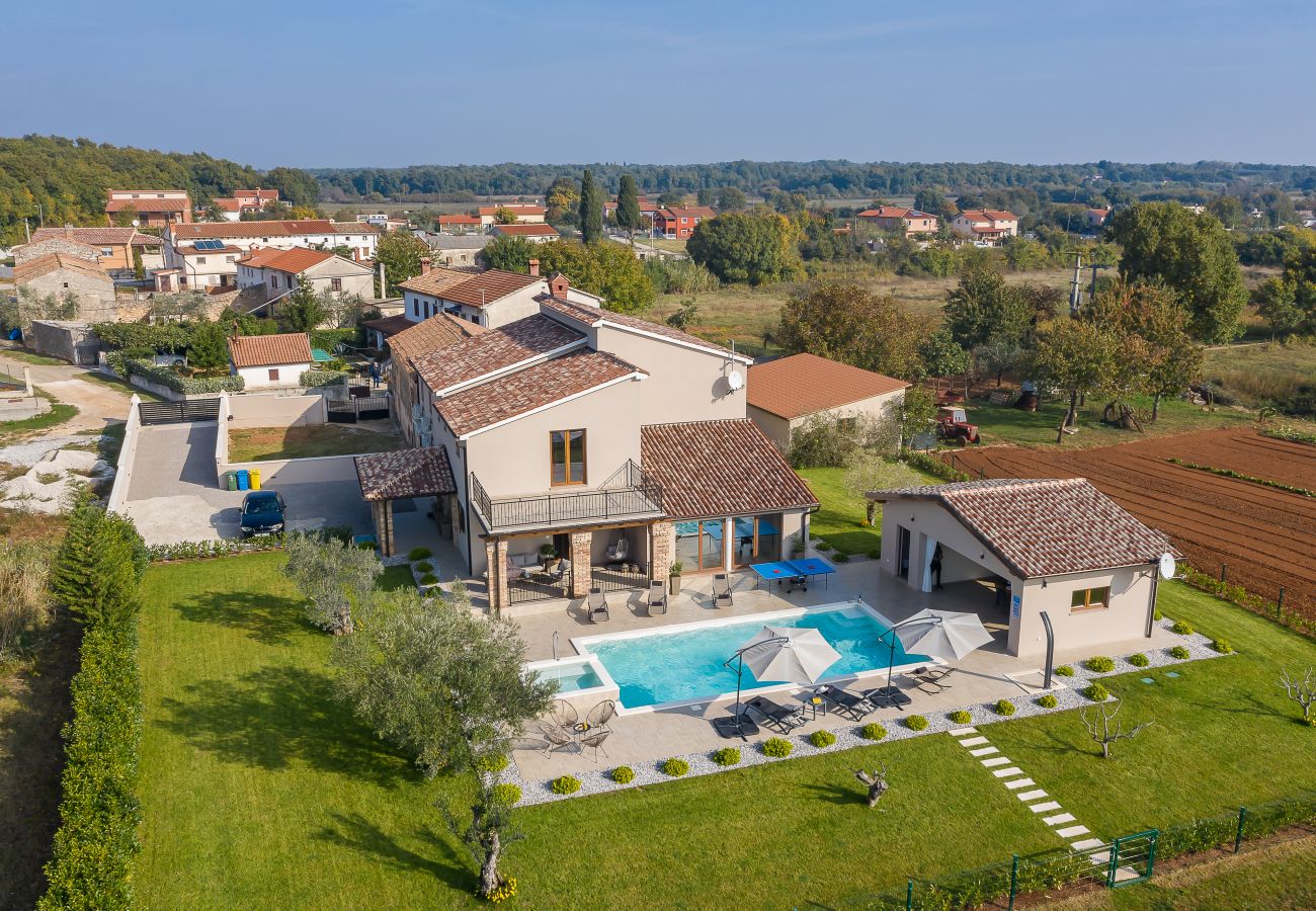 Villa a Loborika - Villa Mattuzzi near Pula with large garden, kids playground and whirlpool