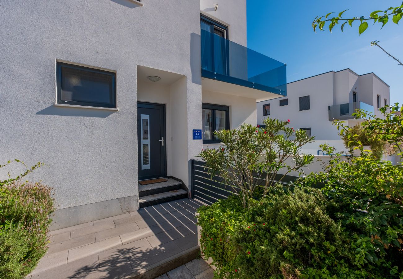 Villa a Vodice - Villa Essenza Vita in Vodice only 650 meters from the beach