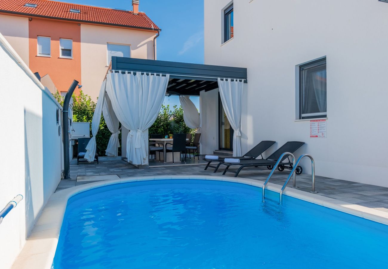 Villa a Vodice - Villa Essenza Mare in Vodice only 650 meters from the beach