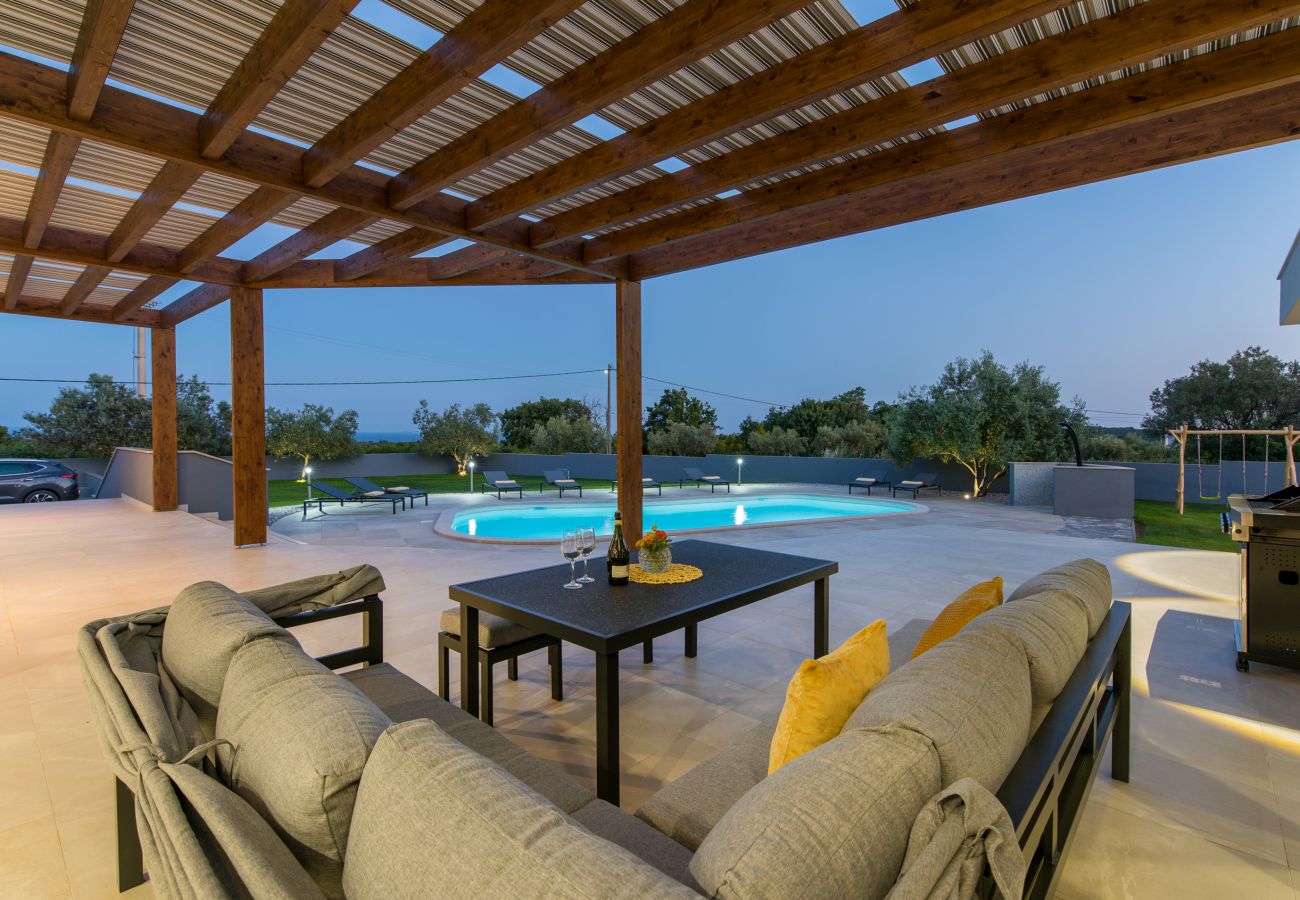 Villa a Krnica - Villa Posidonia near Pula with sea view and surrounded by olive trees