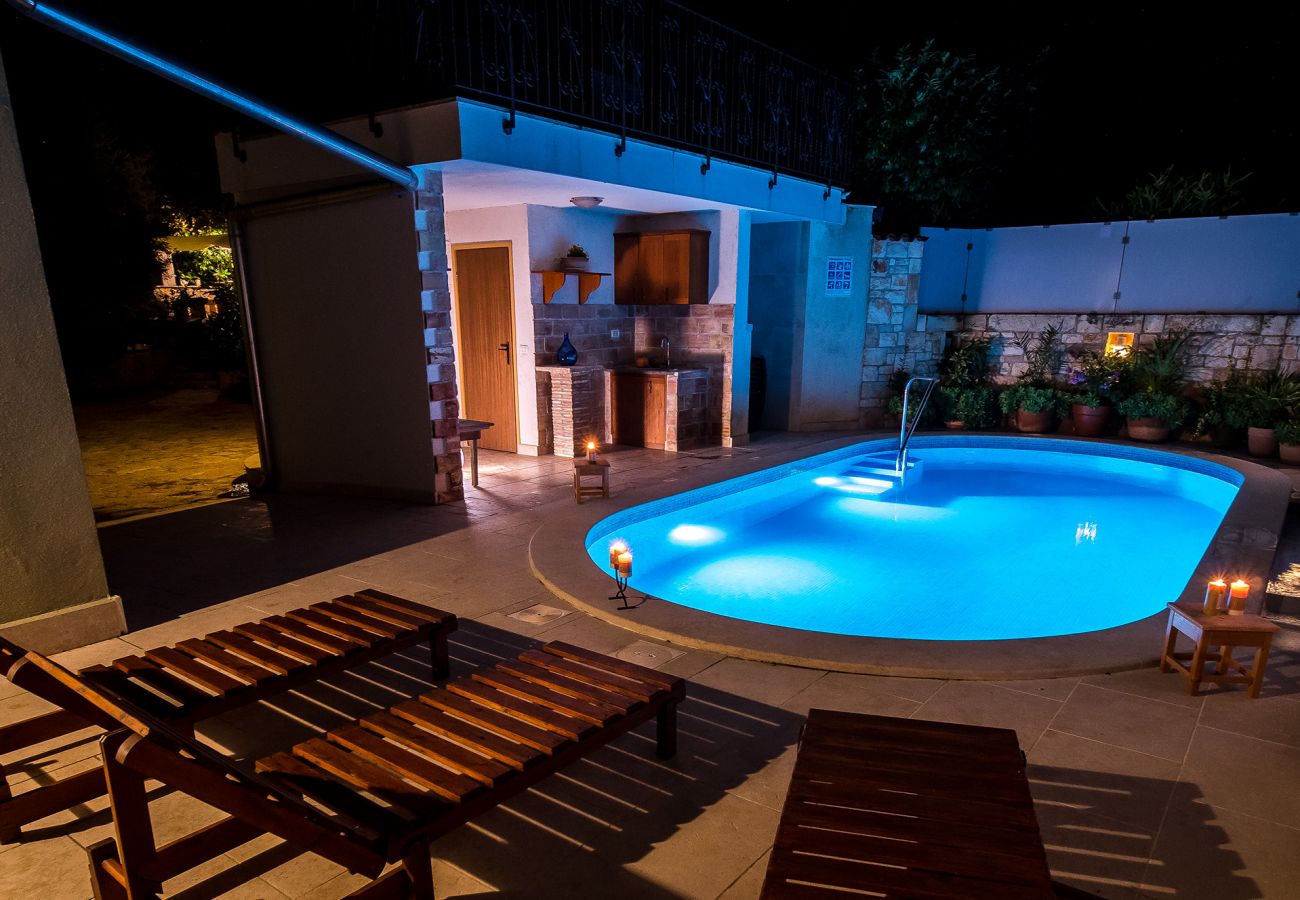 Villa a Marcana - Casa Menta near Pula - private villa for families & friends with Pool, Sauna, Fitness and Pool Heating