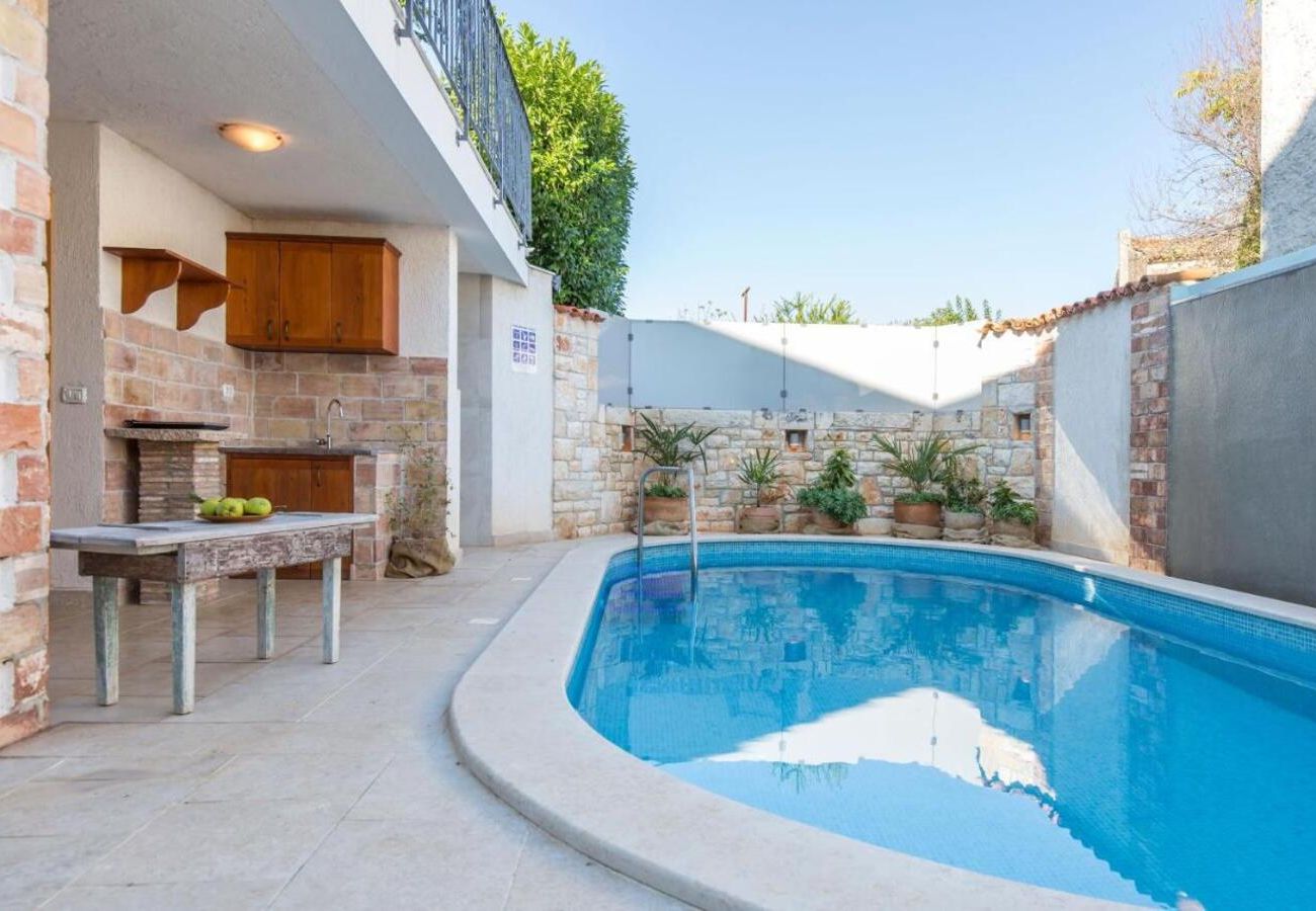 Villa a Marcana - Casa Menta near Pula - private villa for families & friends with Pool, Sauna, Fitness and Pool Heating