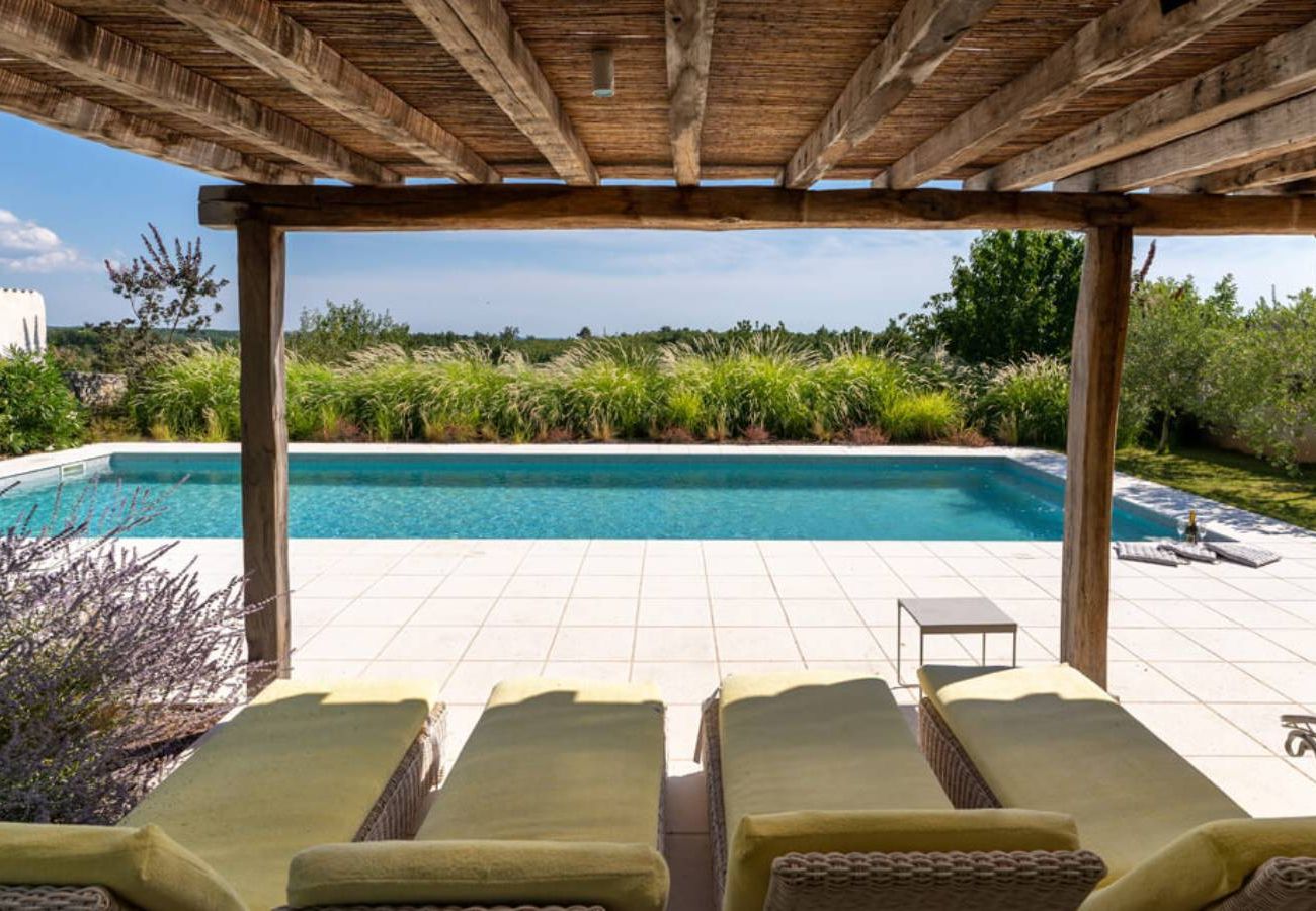 Villa a Radovani - Villa Charlotte for 14 persons with 73m2 Pool in Central Istria - Daily Housekeeping & Breakfast Service