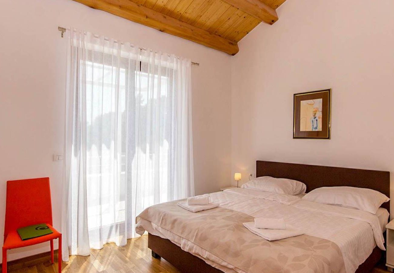 Villa a Štokovci - Villa Dora in Central Istria kids friendly with private pool and playground for 10 persons